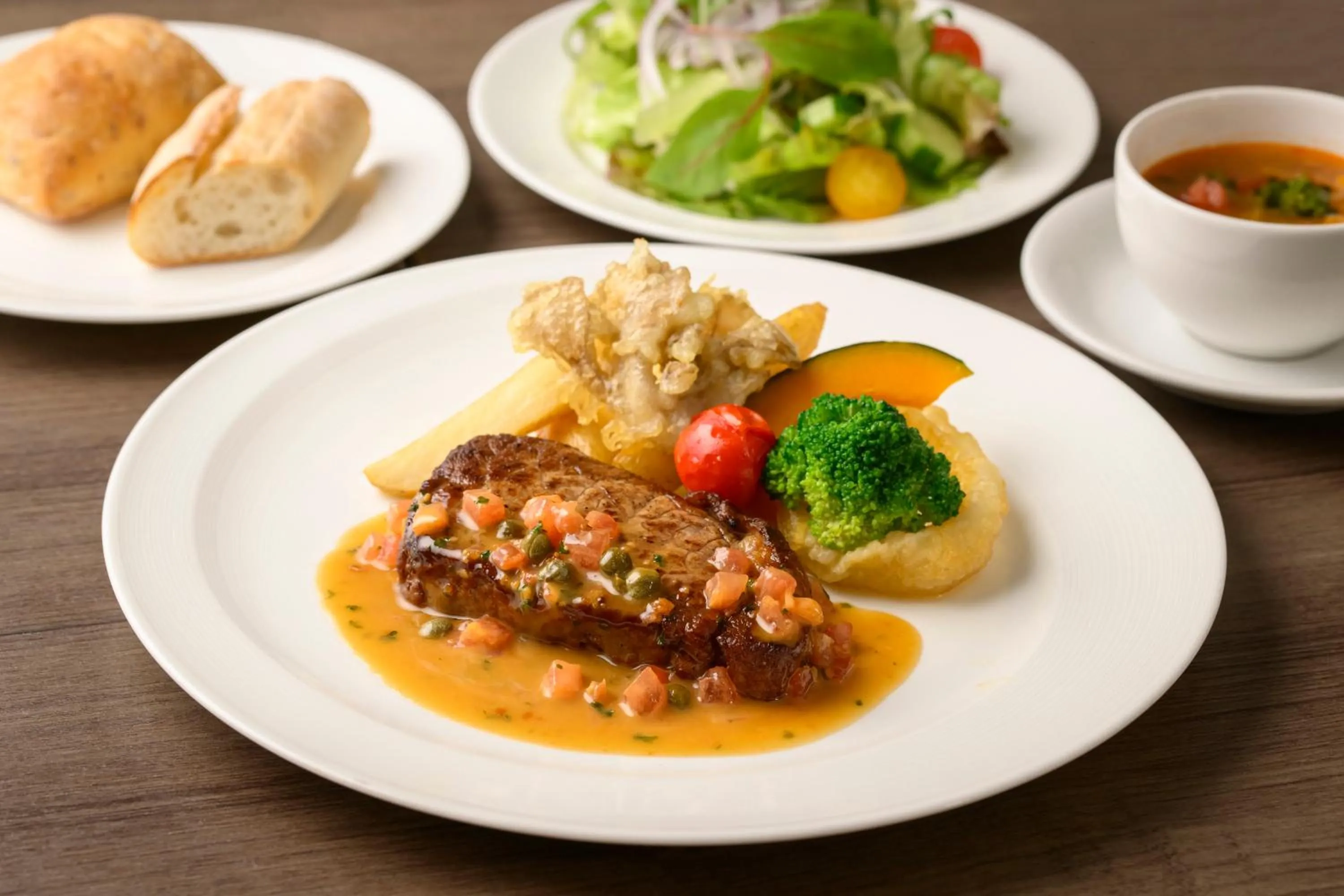 Food in The Royal Park Hotel Tokyo Haneda Airport Terminal 3