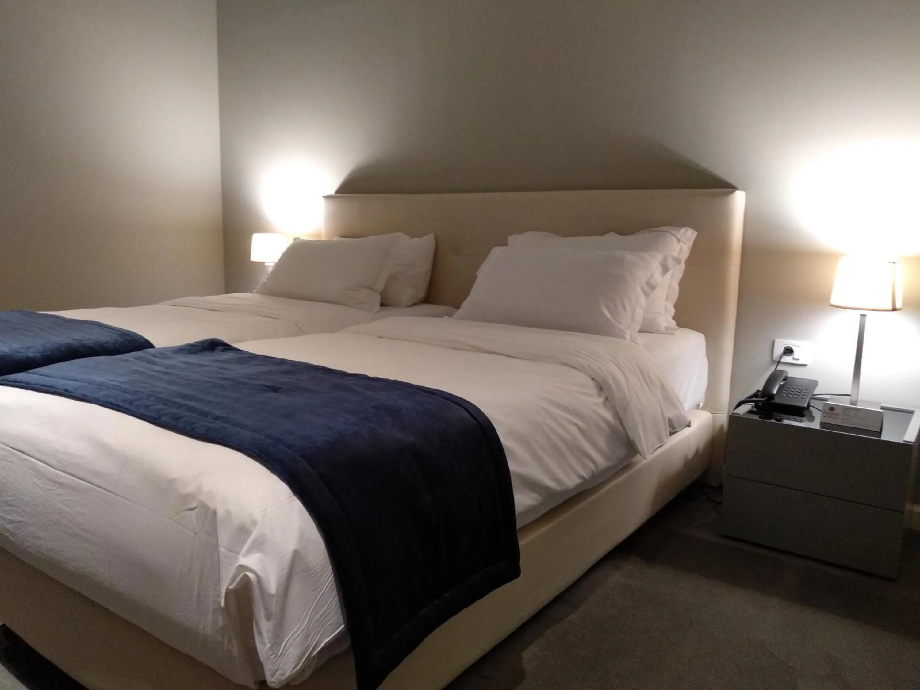 Bed in Best Western Premier Ark Hotel