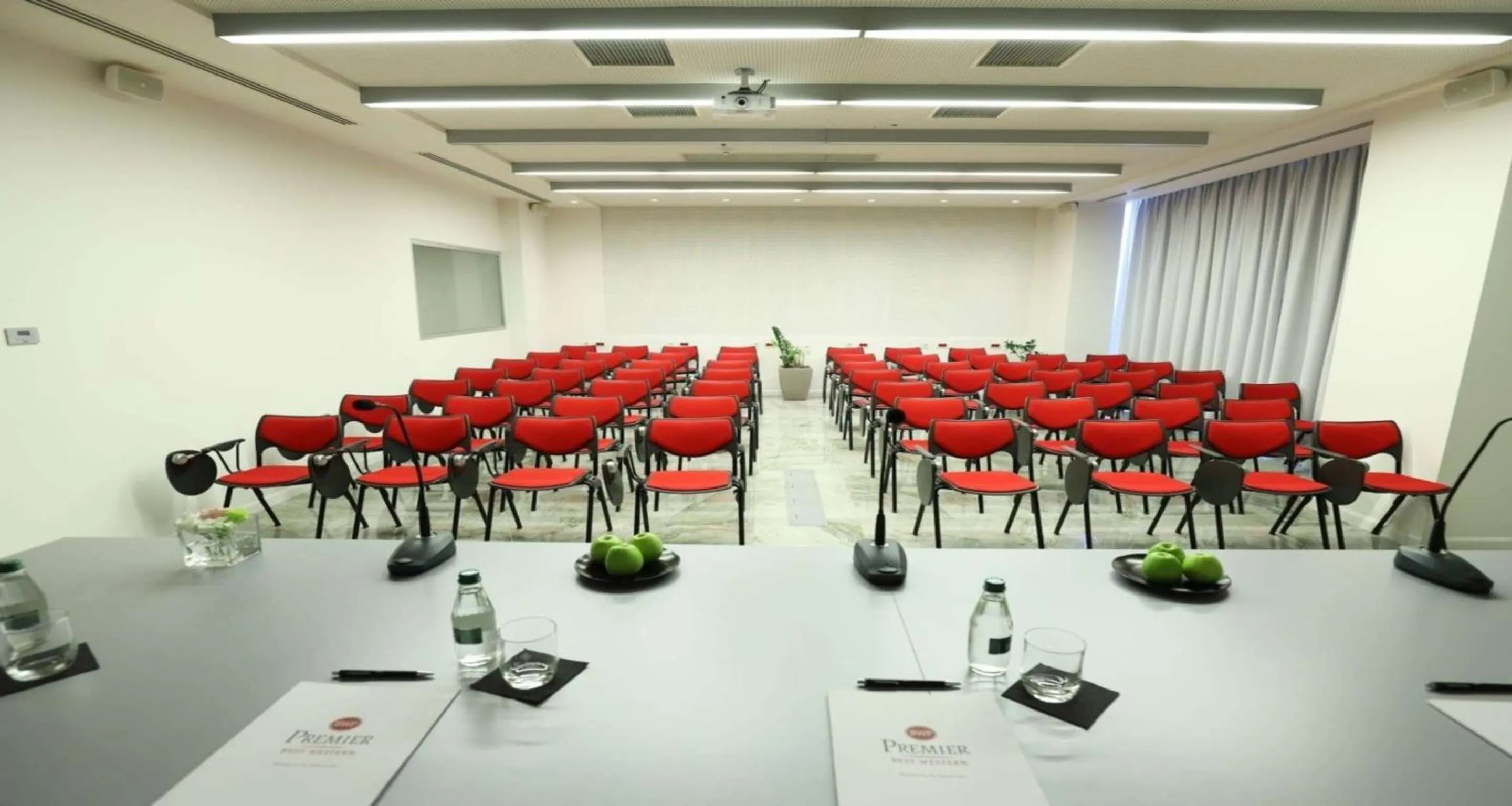 Meeting/conference room in Best Western Premier Ark Hotel