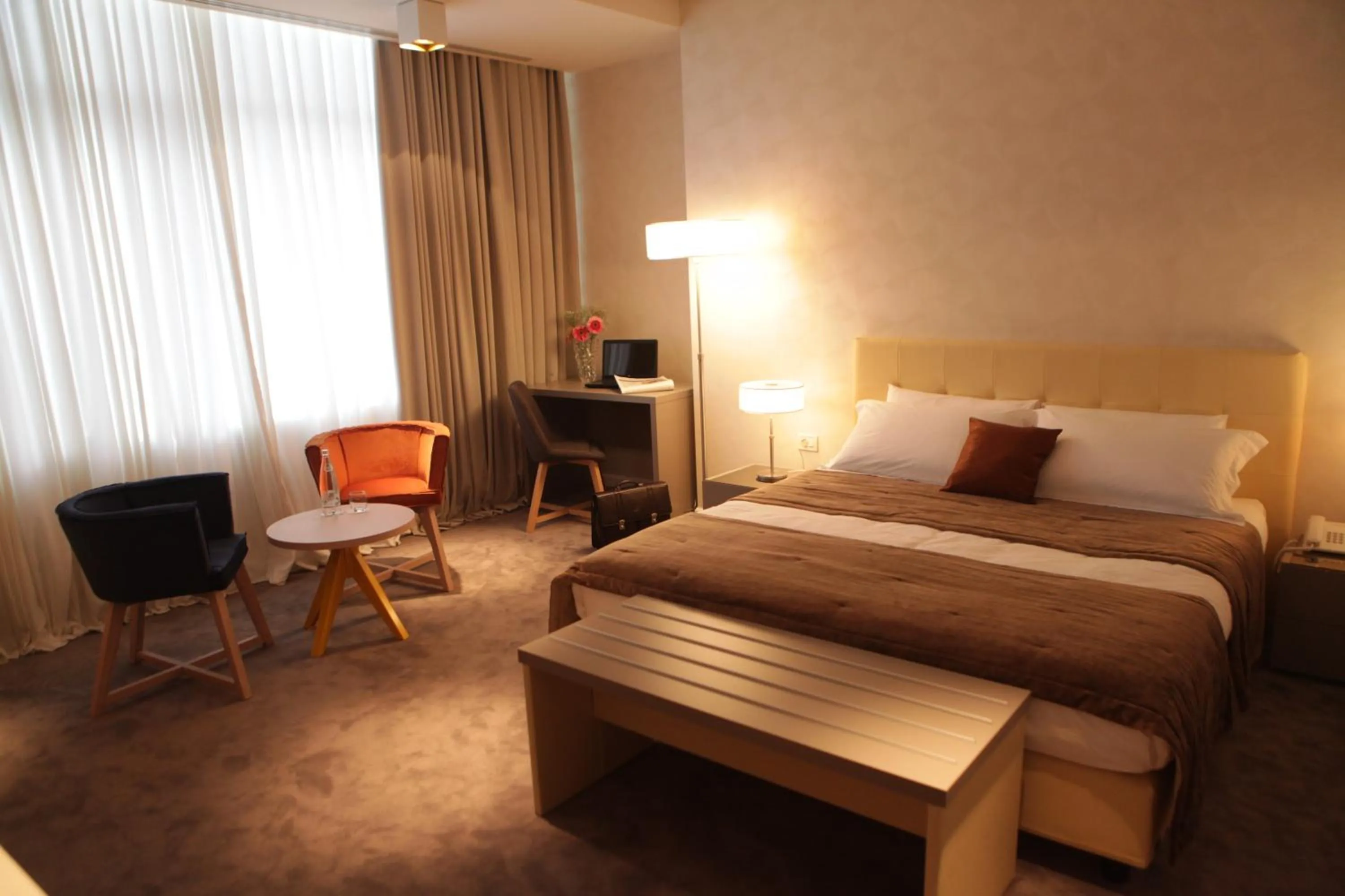 Bed in Best Western Premier Ark Hotel