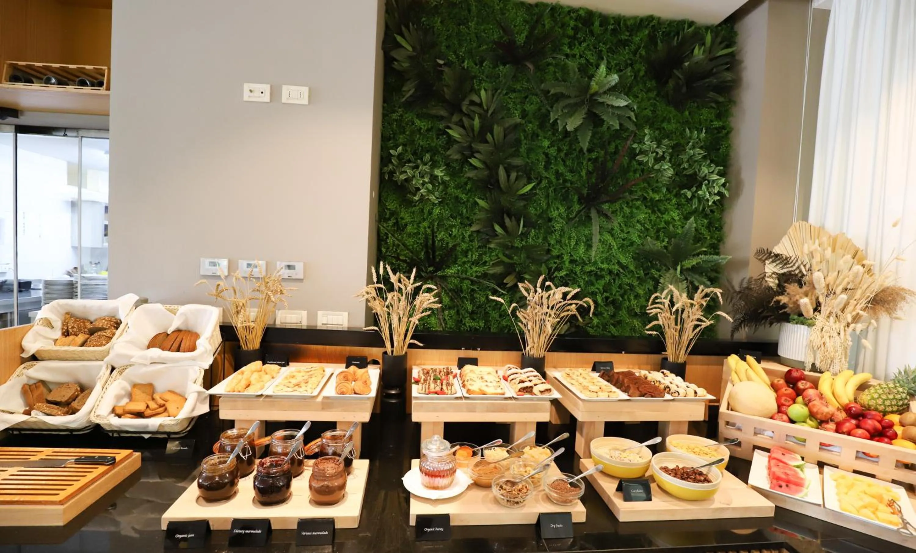 Breakfast in Best Western Premier Ark Hotel