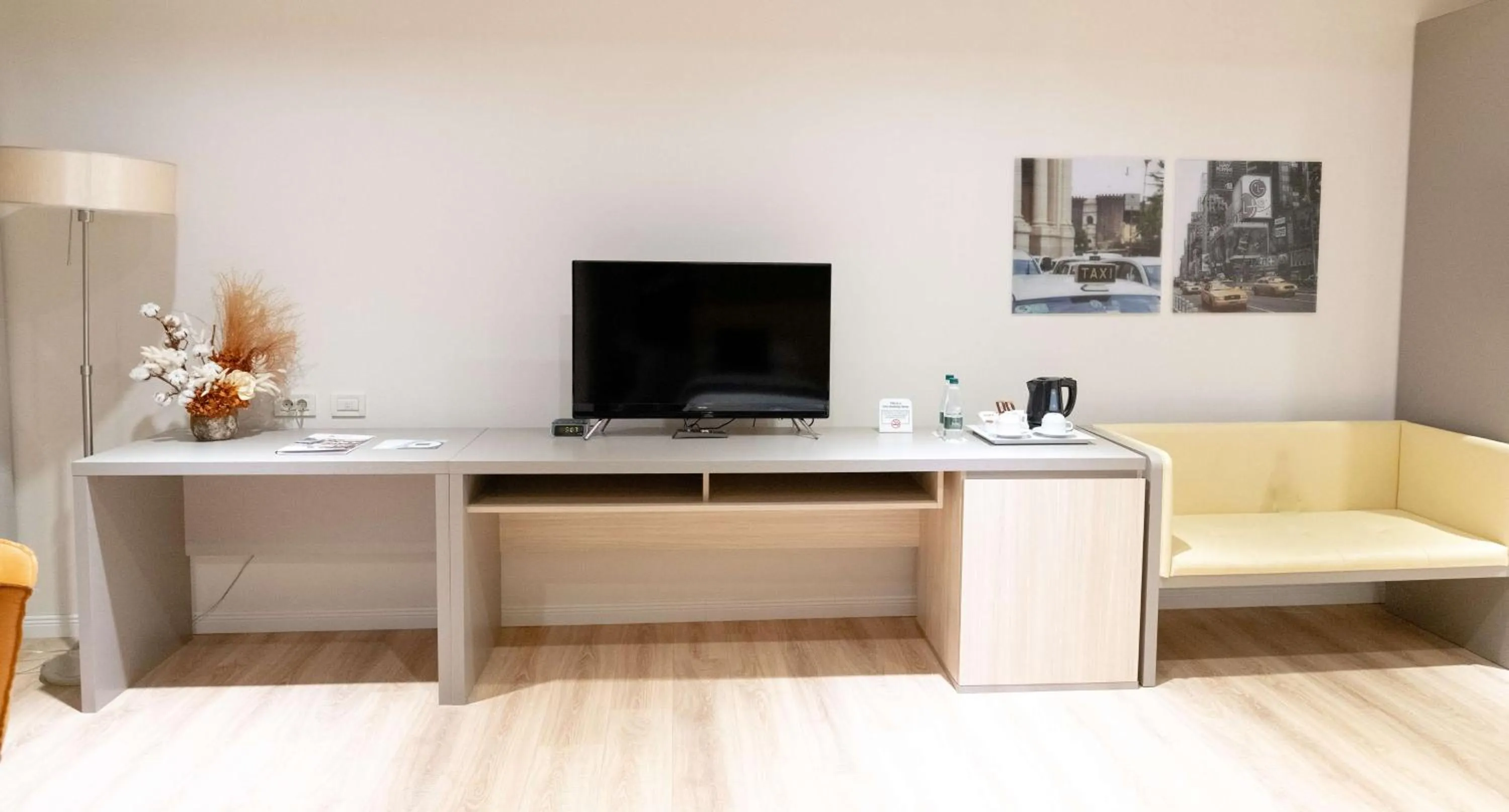 Bedroom in Best Western Premier Ark Hotel