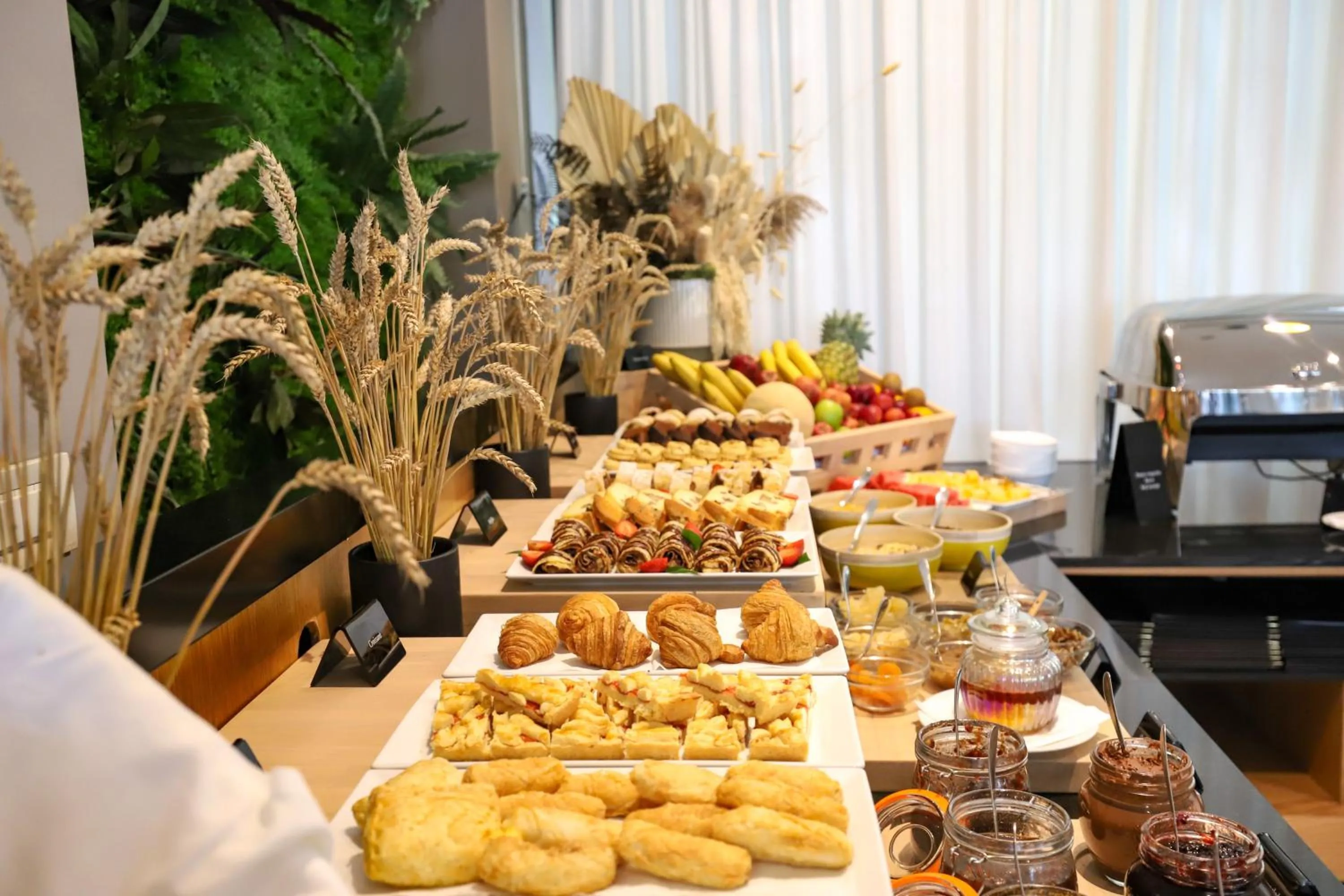 Breakfast in Best Western Premier Ark Hotel