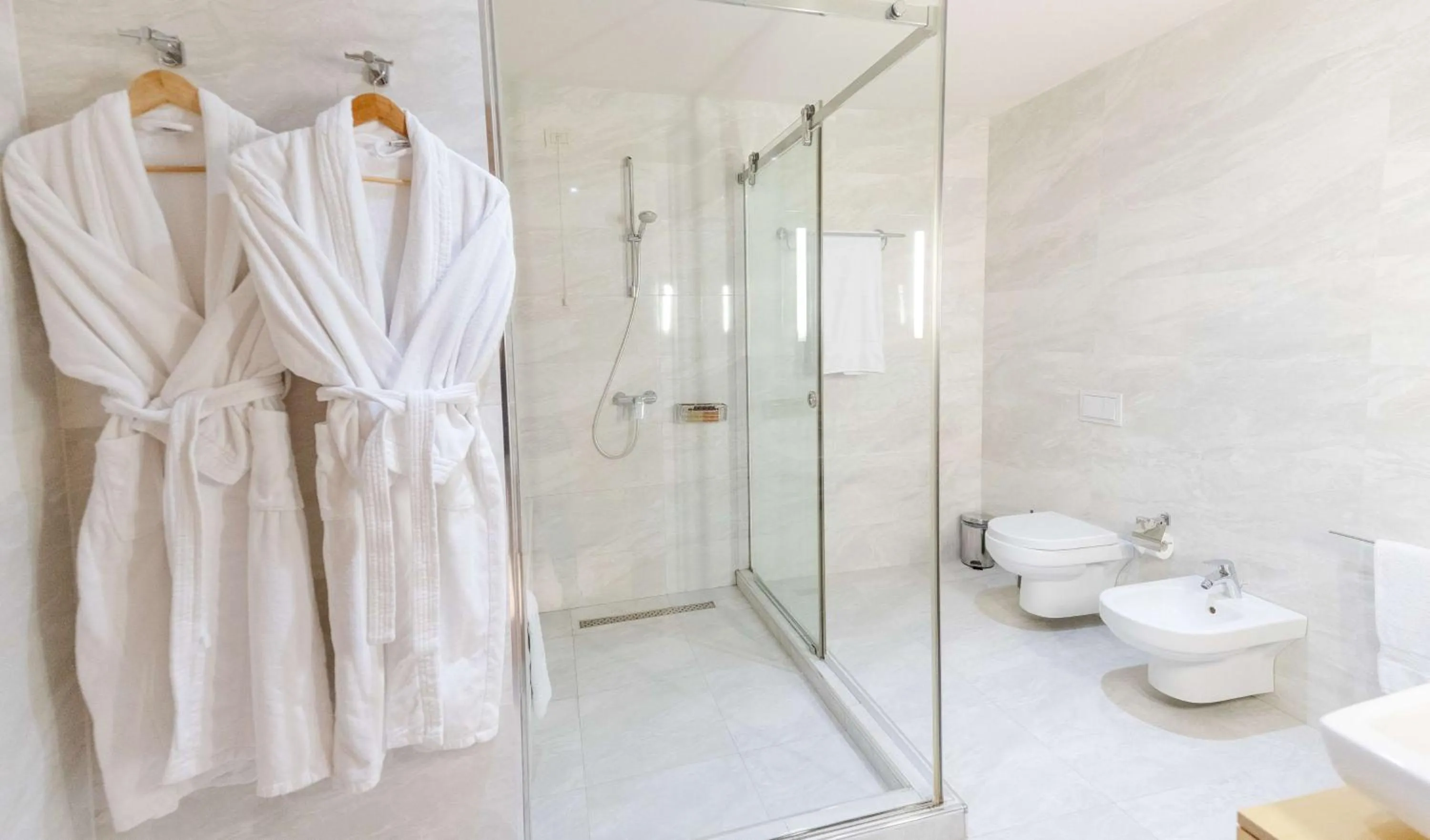 Bathroom in Best Western Premier Ark Hotel