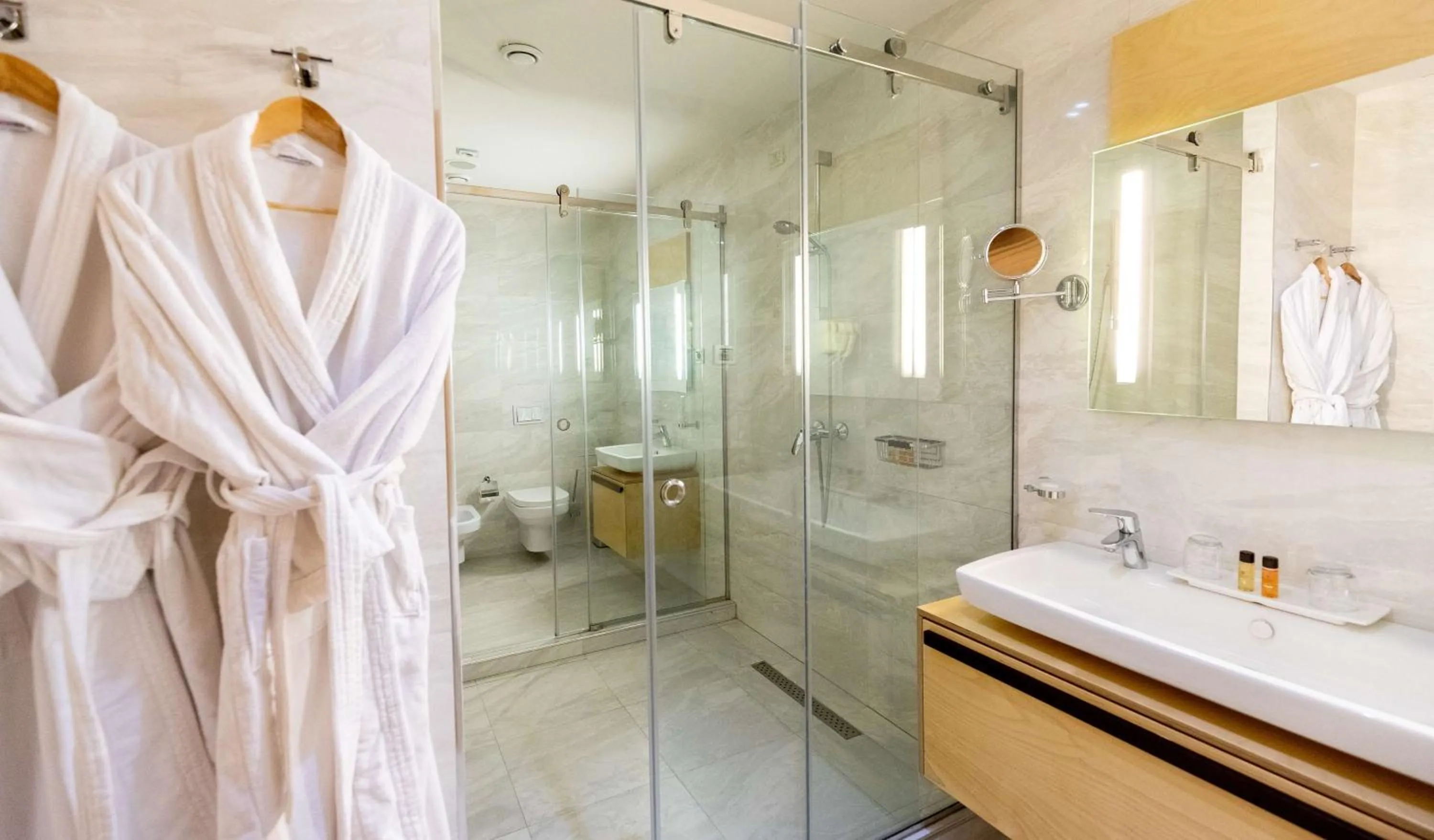 Bathroom in Best Western Premier Ark Hotel