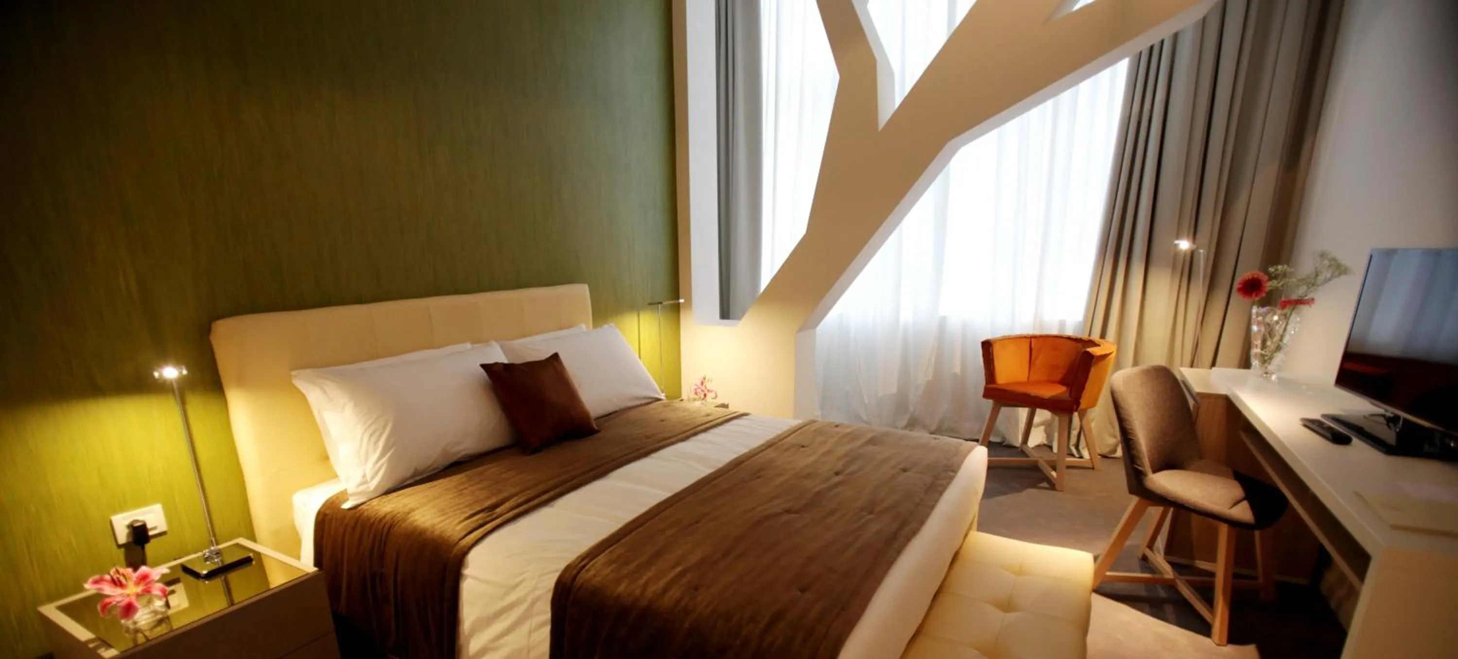 Bed in Best Western Premier Ark Hotel