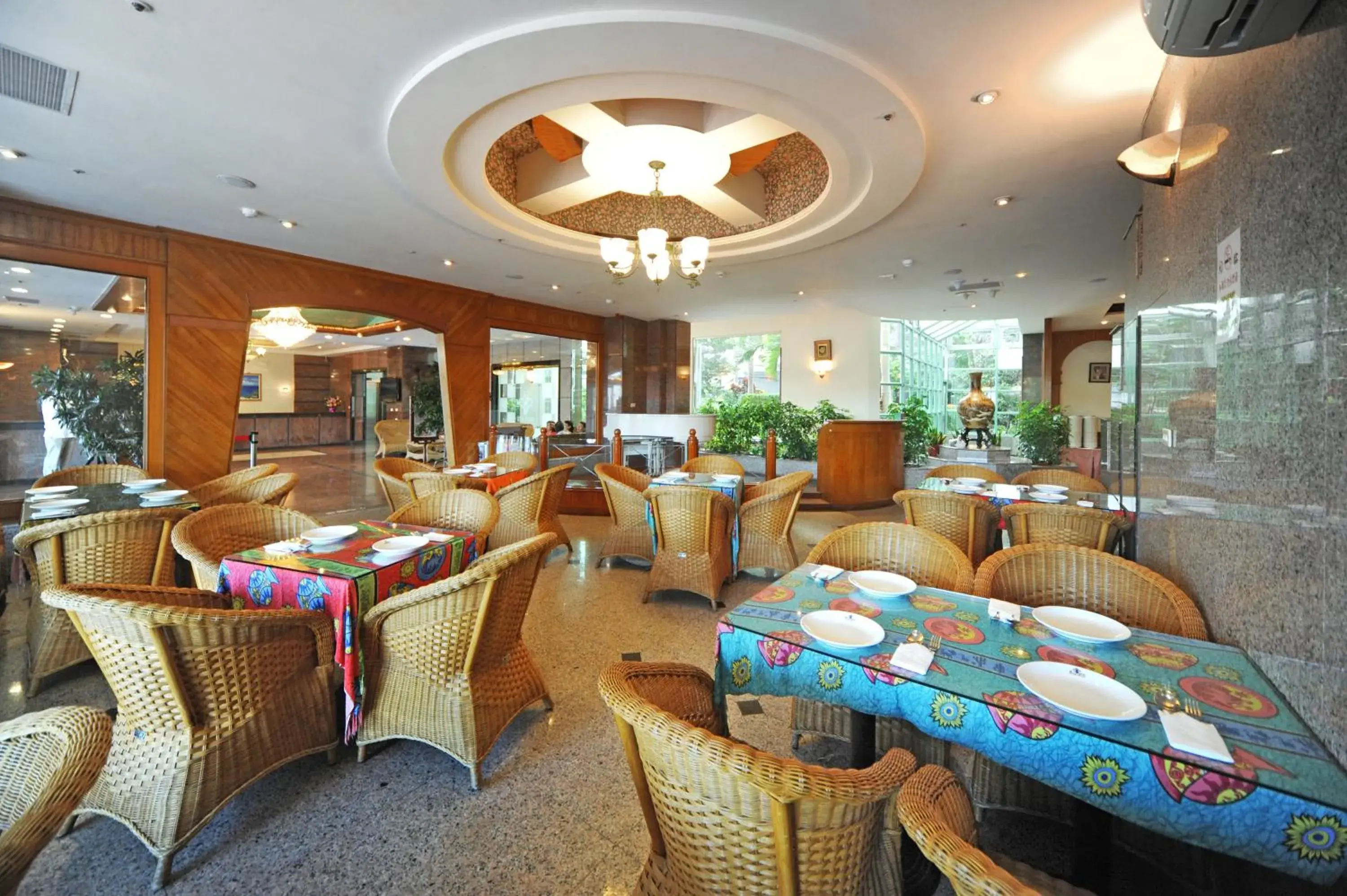 Restaurant/places to eat in Kenting Holiday Hotel Restaurant/places to eat in Kenting Holiday Hotel