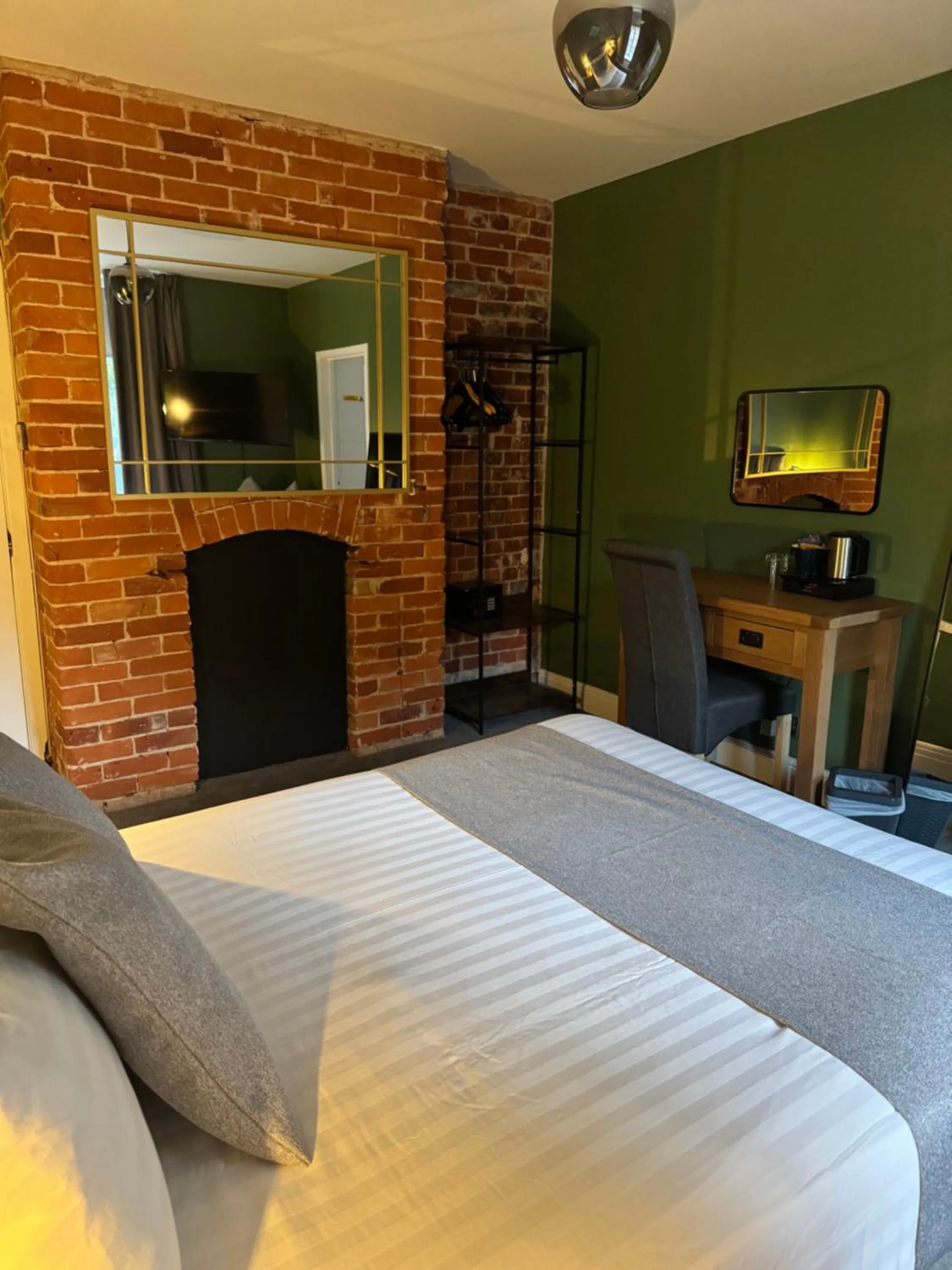 Bed in Oaklands Hotel