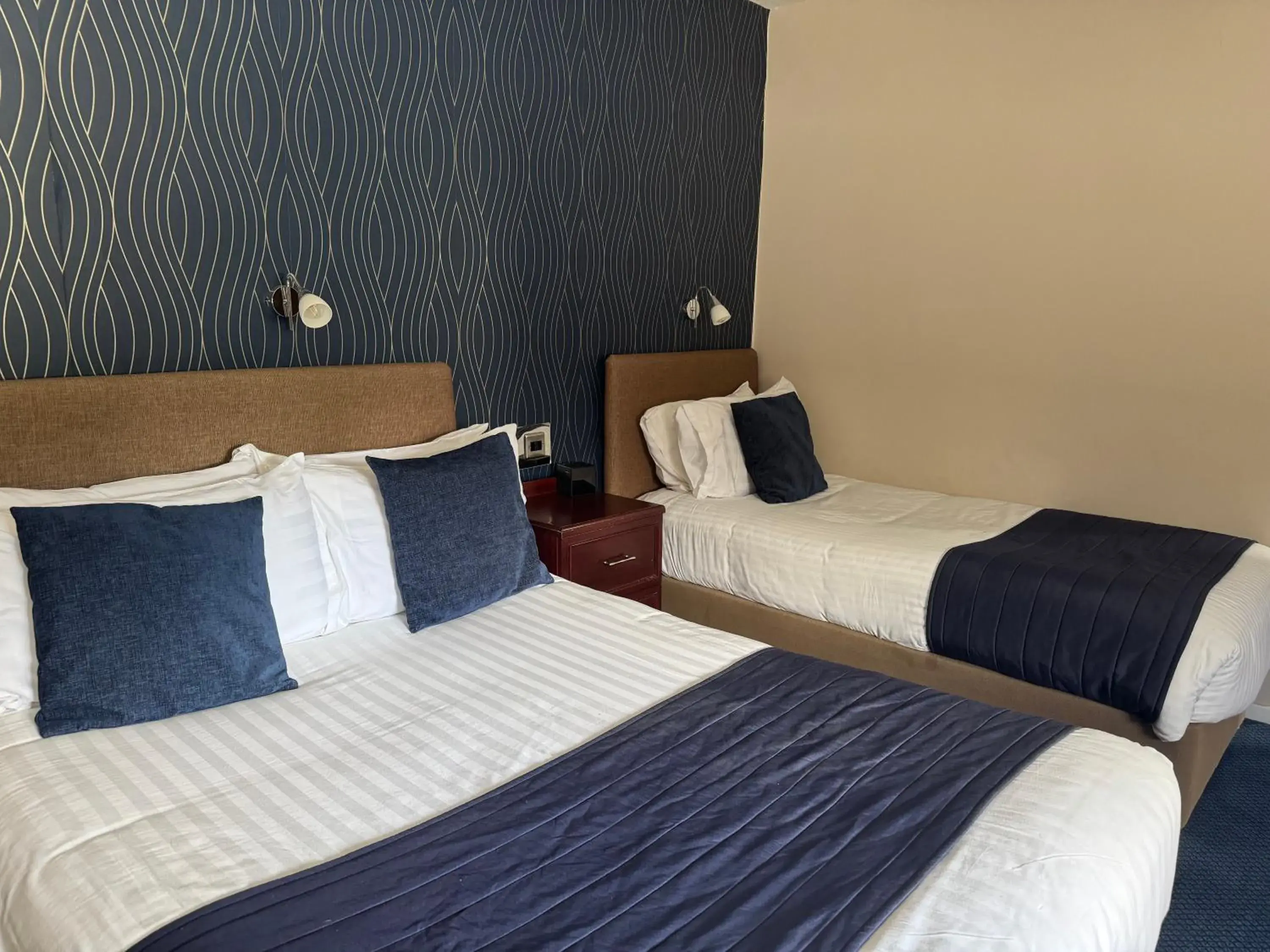 Bed in Oaklands Hotel Bed in Oaklands Hotel