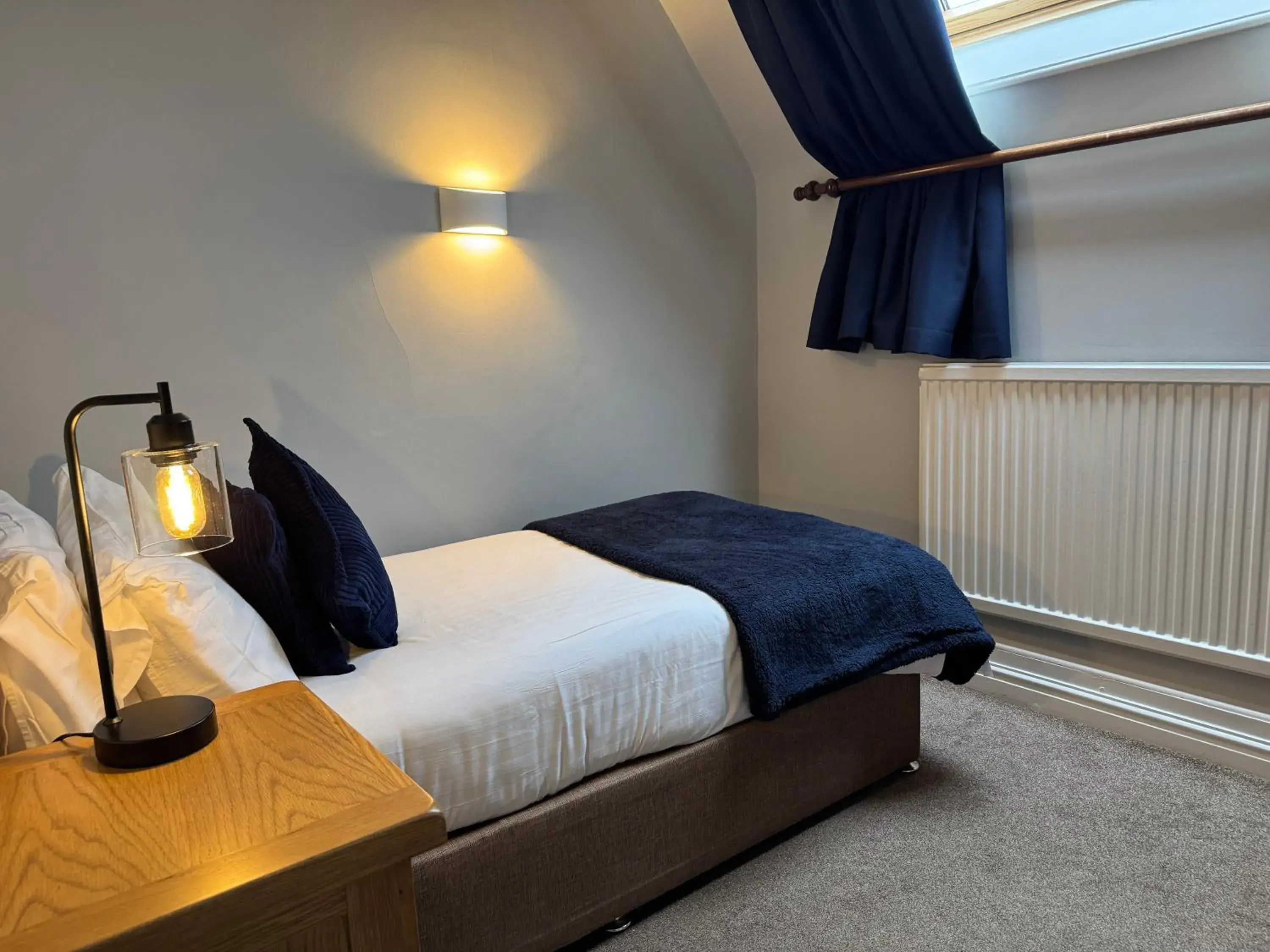 Bed in Oaklands Hotel Bed in Oaklands Hotel