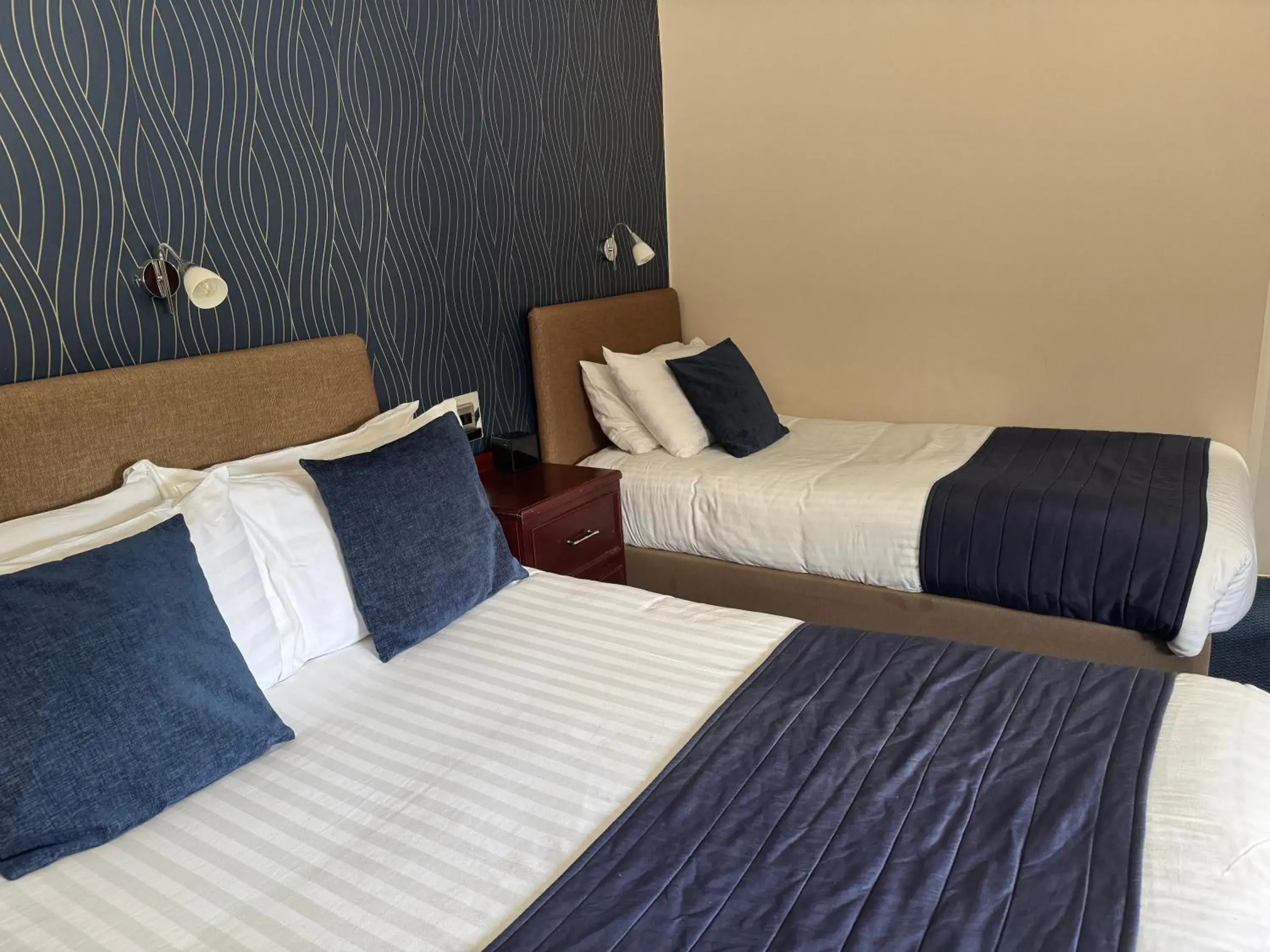 Bed in Oaklands Hotel Bed in Oaklands Hotel