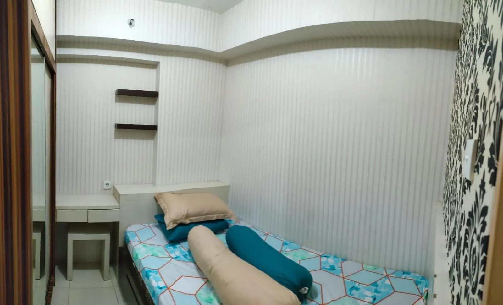 Bed in Apartemen Pakuwon Educity yale BACA DESKRIPSI DULU - PENTING