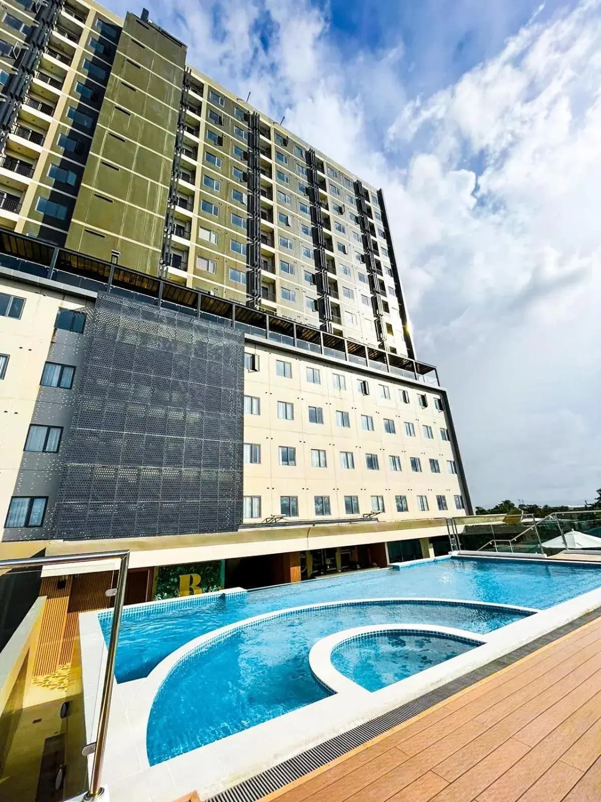 Swimming pool in Uma Hotel and Residences Swimming pool in Uma Hotel and Residences