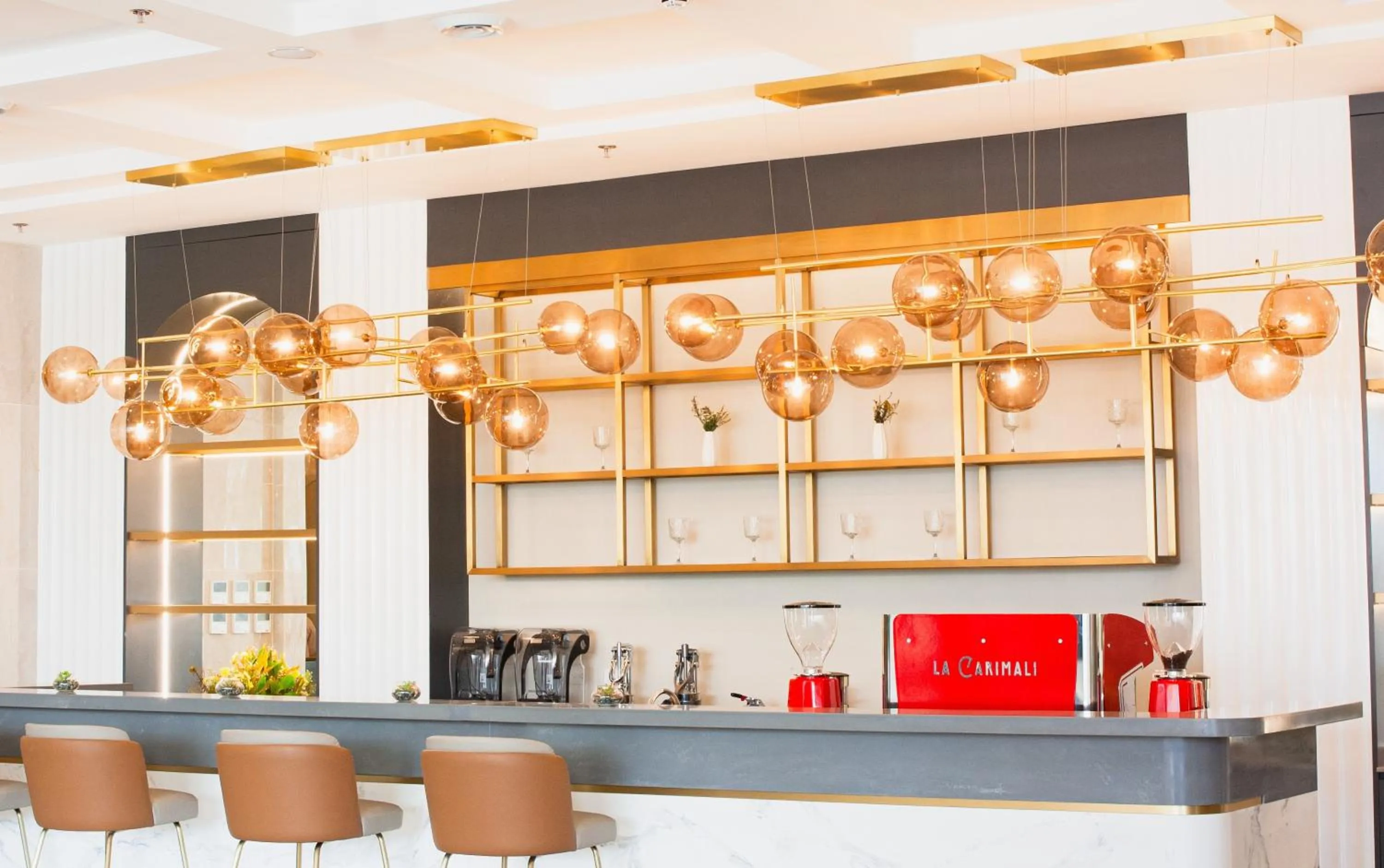 Coffee/tea facilities in Uma Hotel and Residences