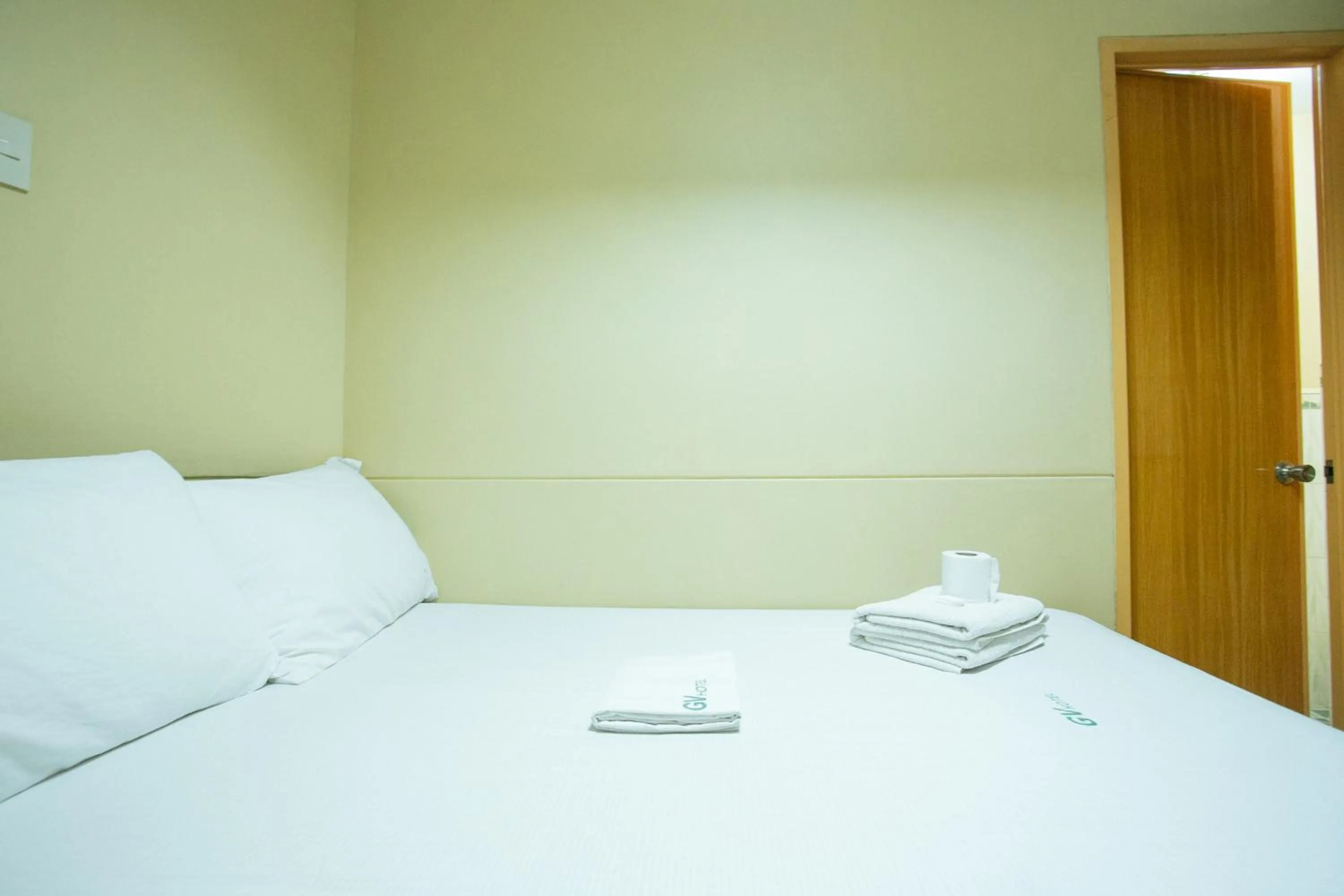 Bed in GV Hotel - Talisay City