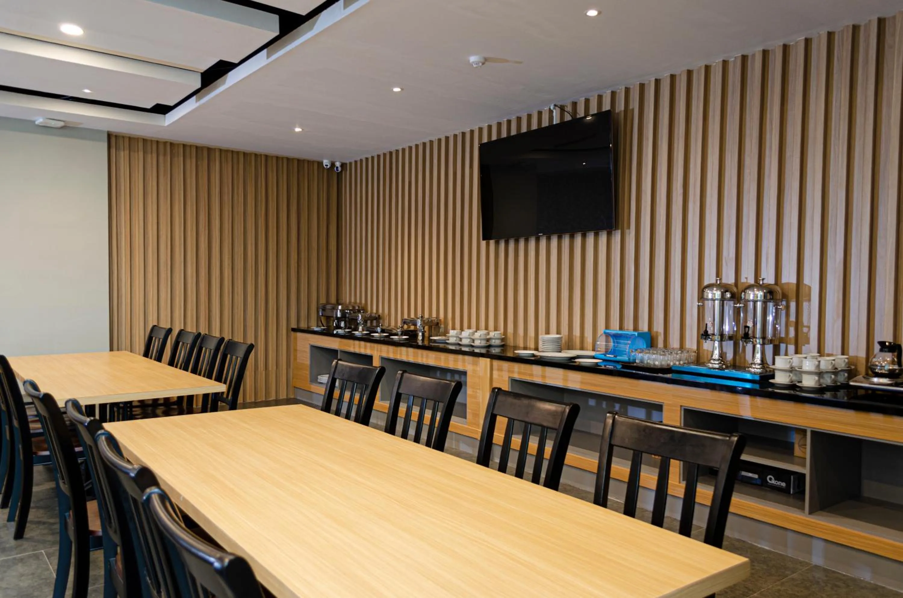 Restaurant/places to eat in Arcadia Hotel Manado