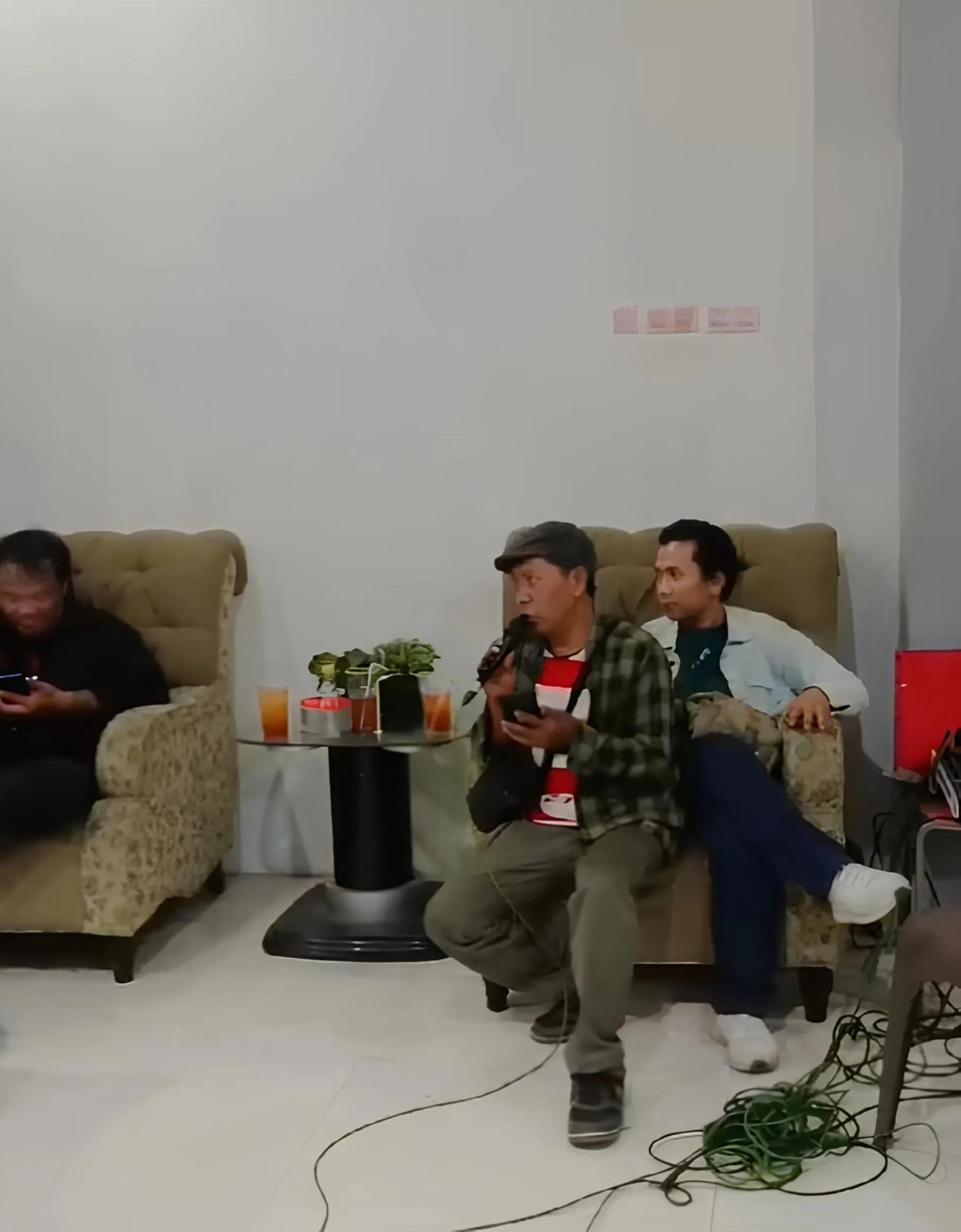 Karaoke in Rubikz Hostel & Cafe