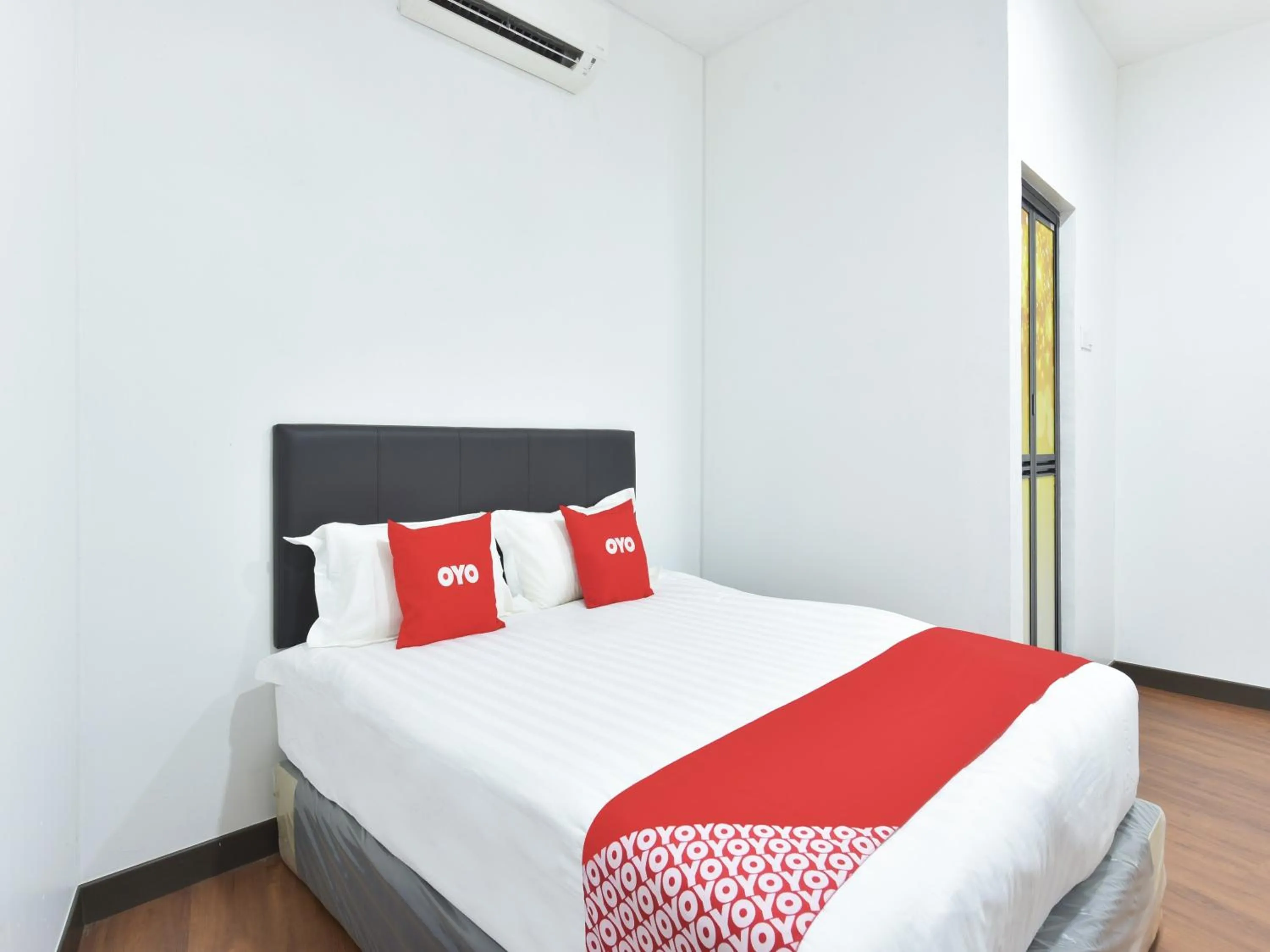 Bedroom, Bed in Hotel O Madeena Inn