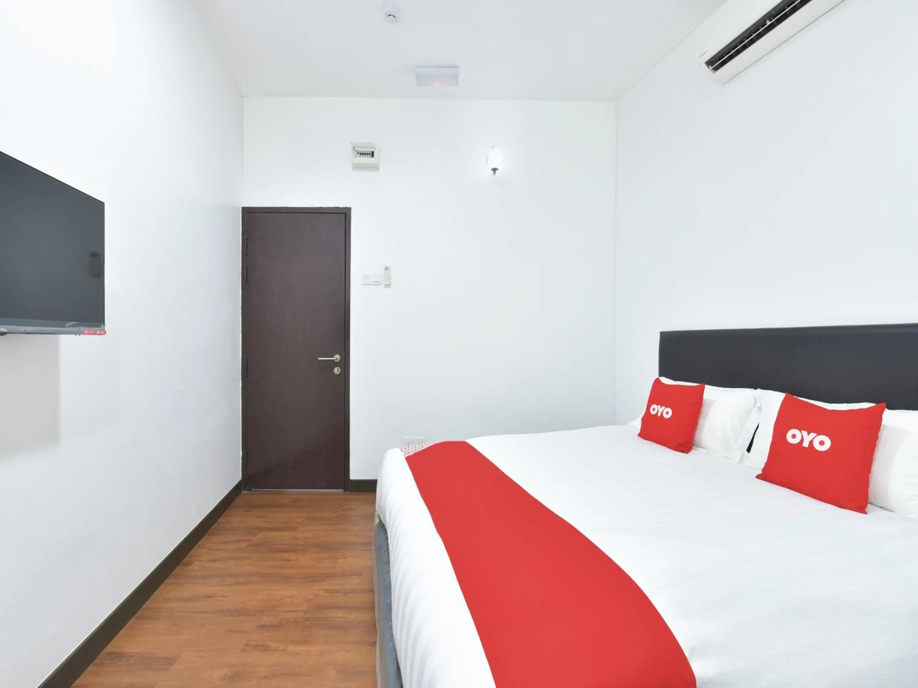 Bedroom, Bed in Hotel O Madeena Inn