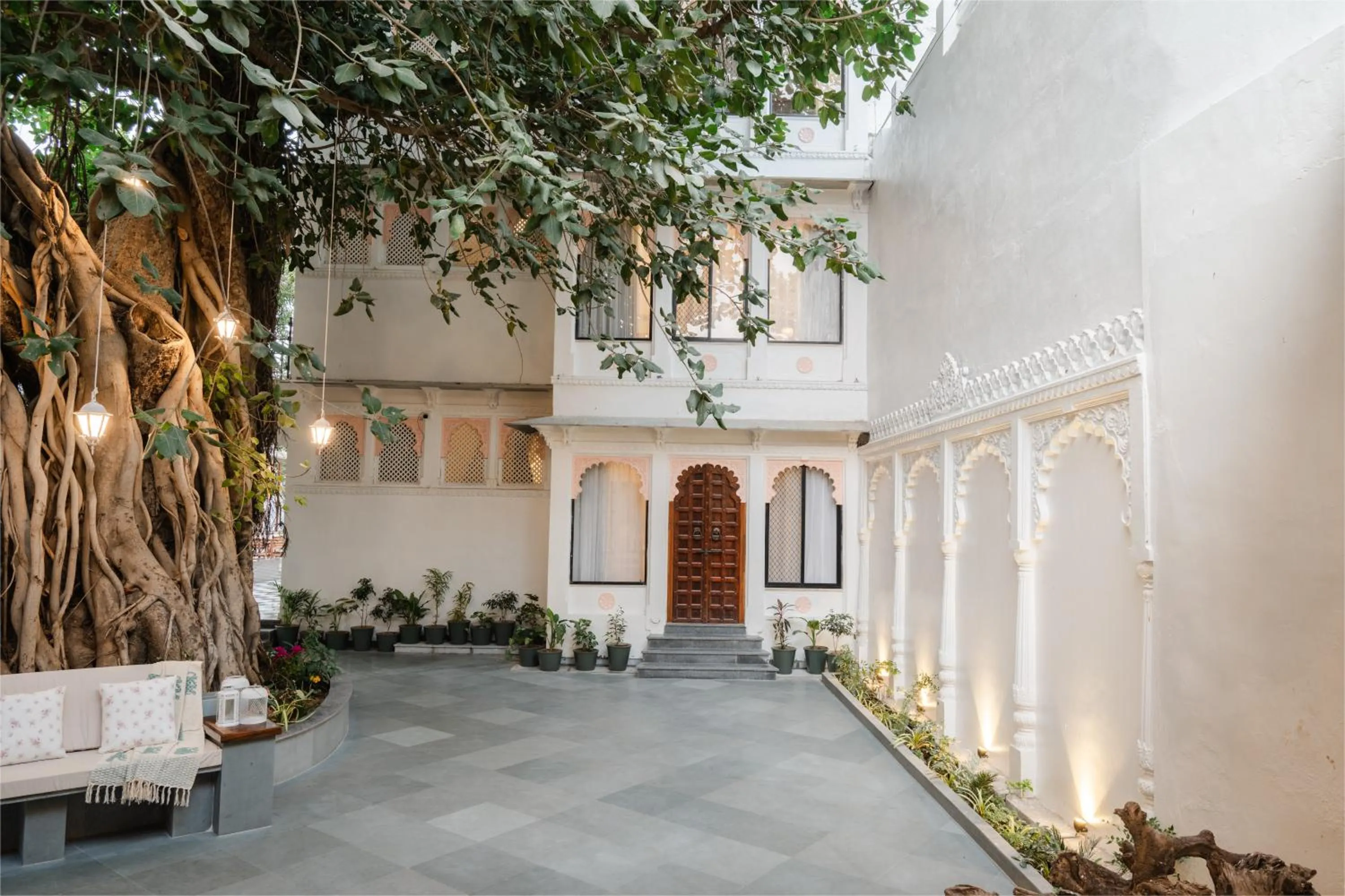Inner courtyard view in The Experience Resort-Lake Facing