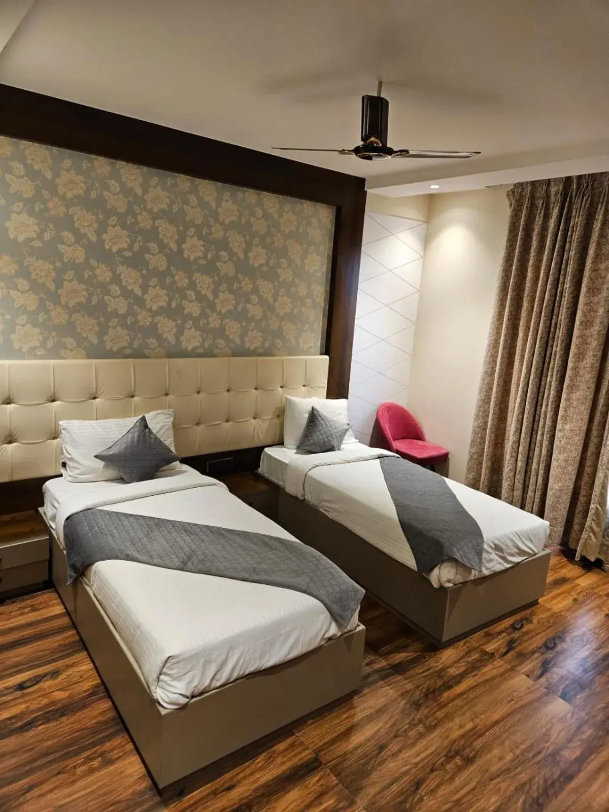 Bed in Four Leaf Hotel - AKOSHA Bed in Four Leaf Hotel - AKOSHA