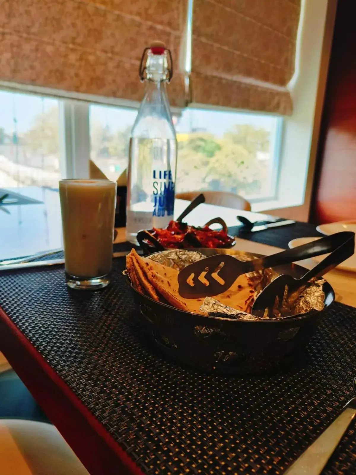 Restaurant/places to eat in Four Leaf Hotel - AKOSHA Restaurant/places to eat in Four Leaf Hotel - AKOSHA