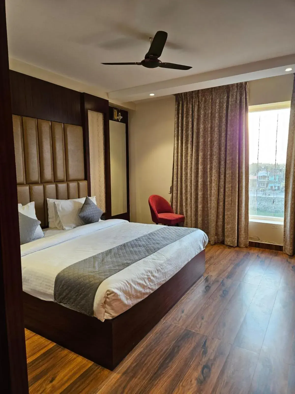 Bed in Four Leaf Hotel - AKOSHA Bed in Four Leaf Hotel - AKOSHA