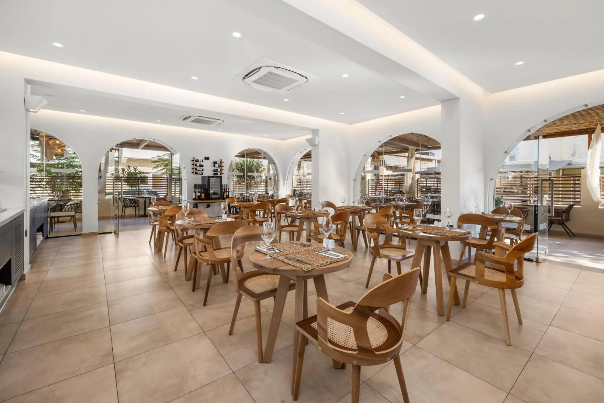 Restaurant/places to eat in Cabana White Boutique Hotel