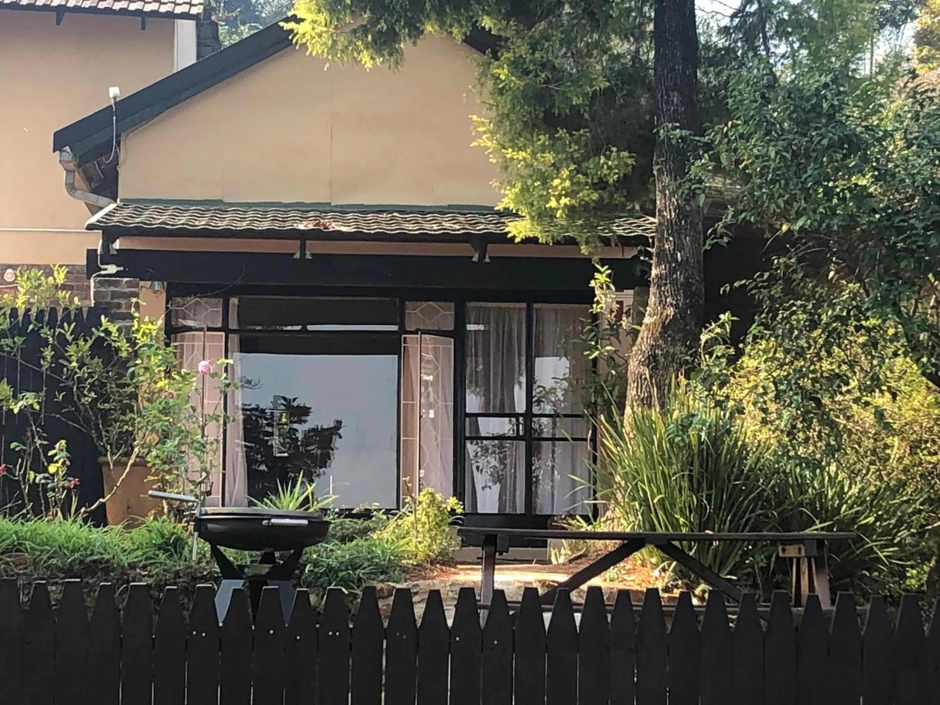 One-Bedroom Chalet in Cheerio Trout Fishing & Holiday Resort