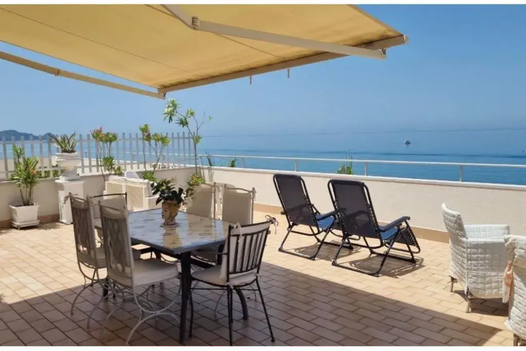 Apartment - single occupancy in Attico una finestra sulle Isole Eolie Apartment - single occupancy in Attico una finestra sulle Isole Eolie
