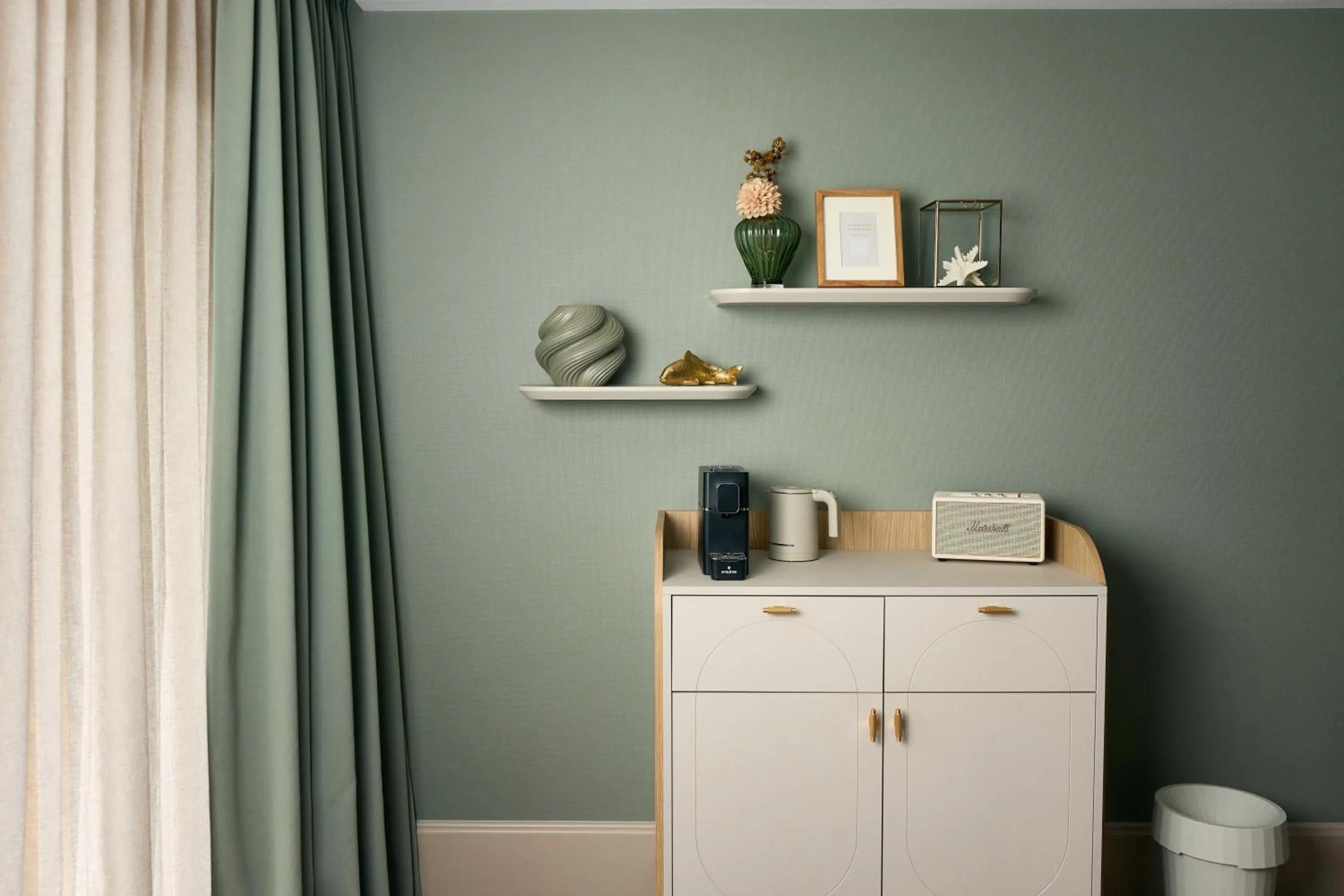 Coffee/tea facilities in Van der Valk Hotel Volendam - Recently renovated