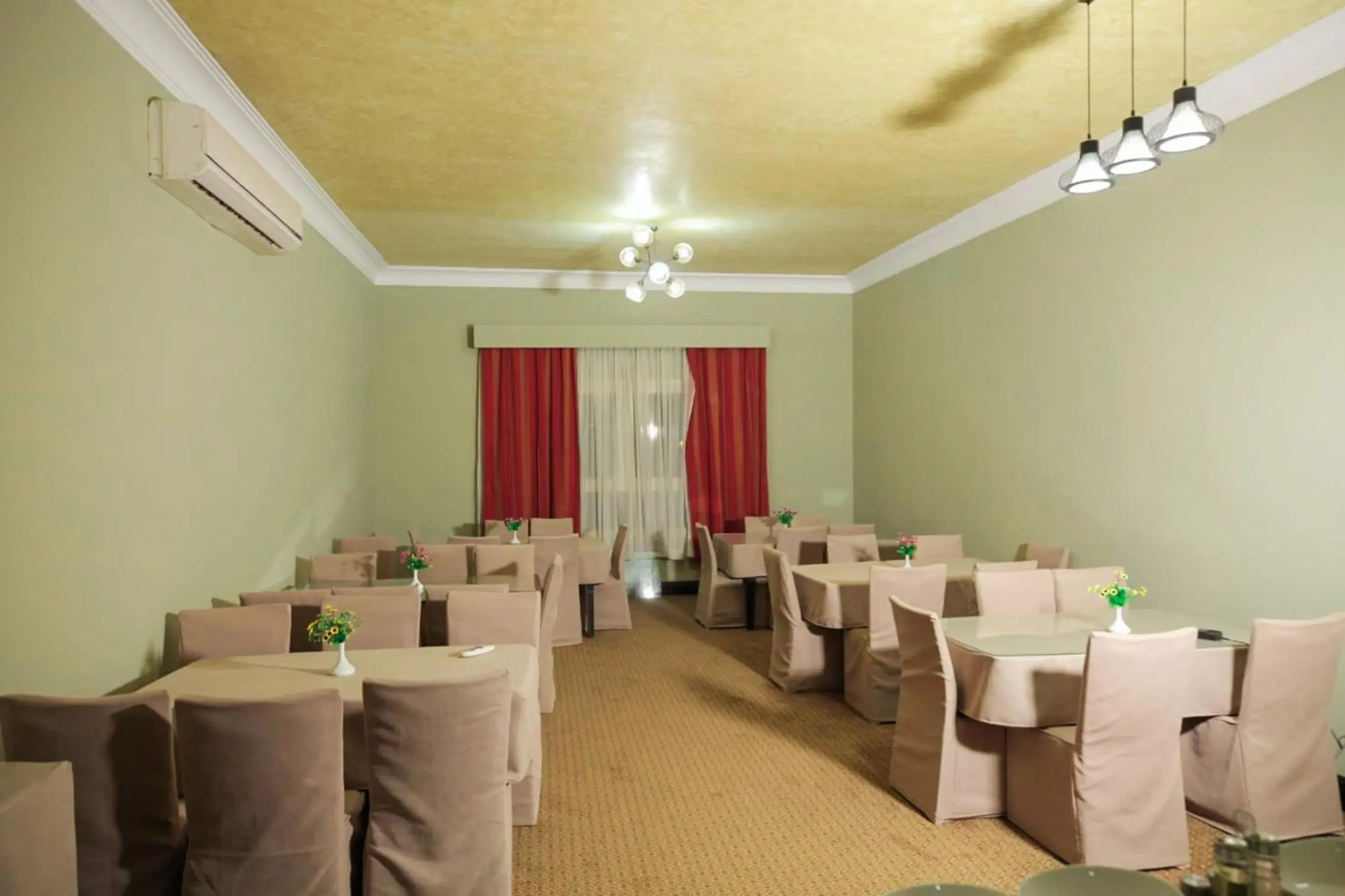 Restaurant/places to eat in The Villa 604 Powered by look Restaurant/places to eat in The Villa 604 Powered by look