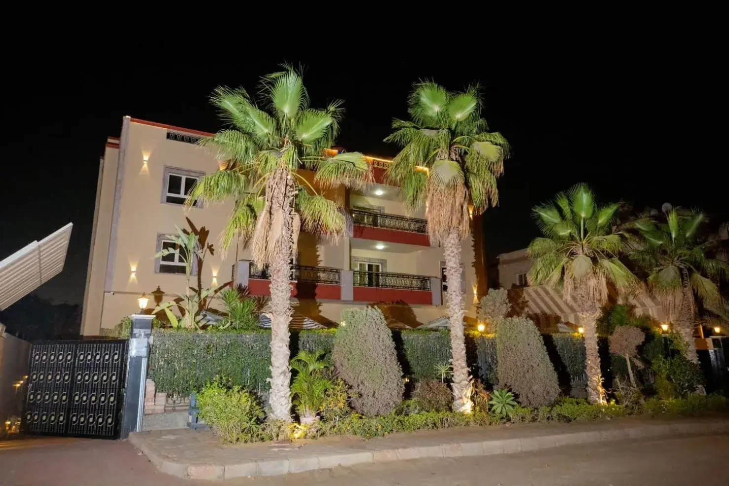 Property building in The Villa 604 Powered by look Property building in The Villa 604 Powered by look