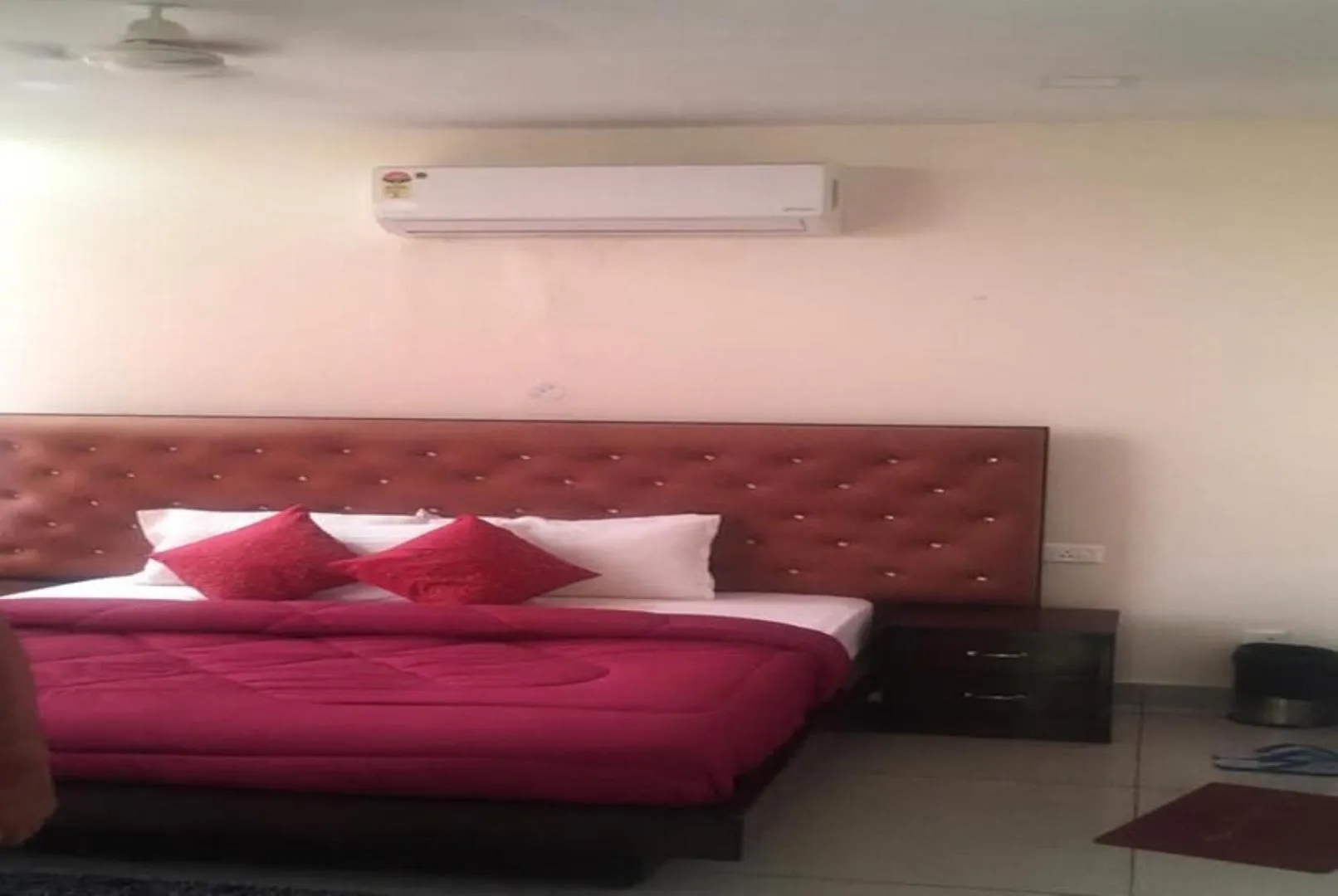 Bed in Hotel Paradise, Patiala