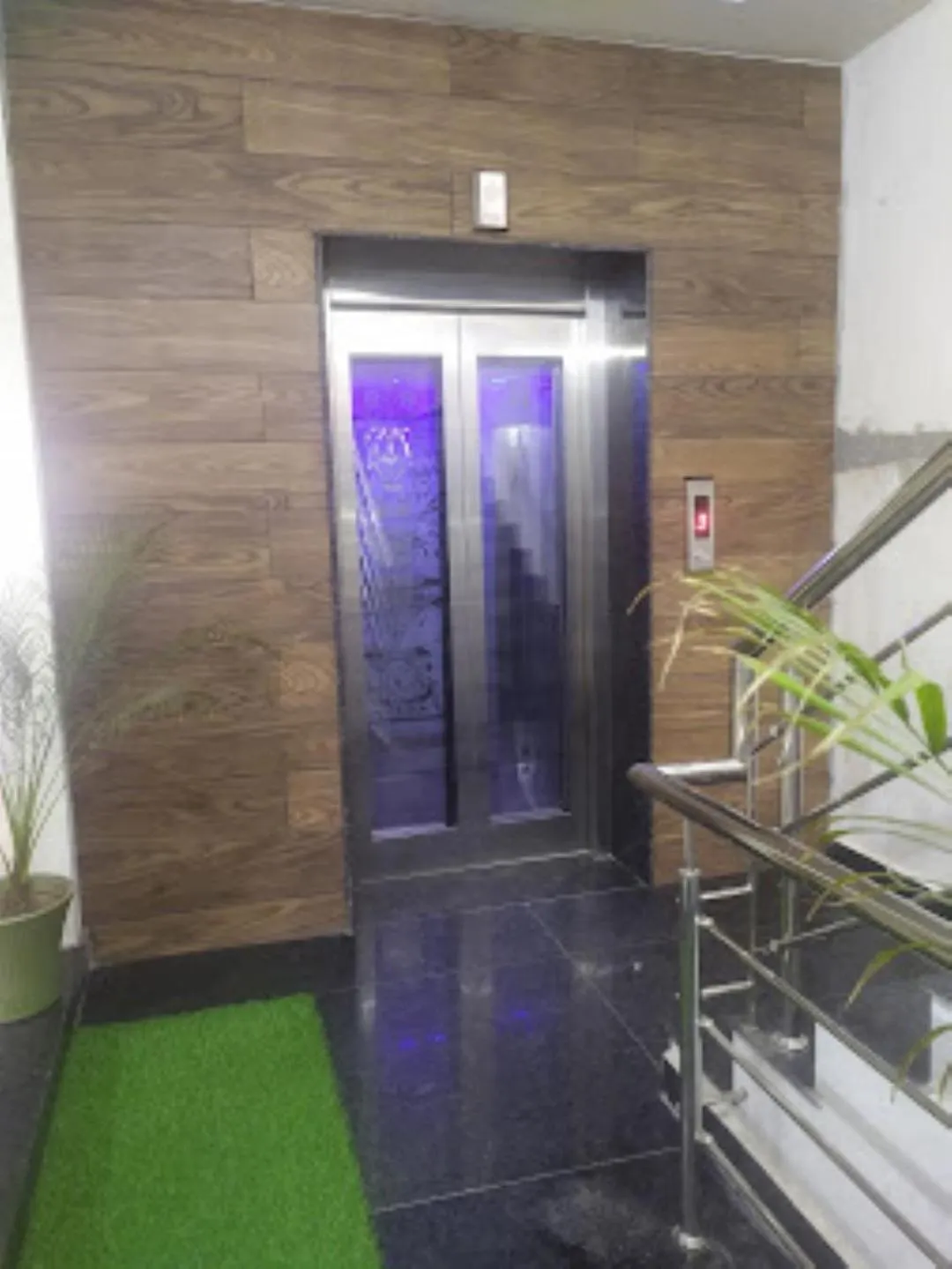 Property building in Hotel Paradise, Patiala