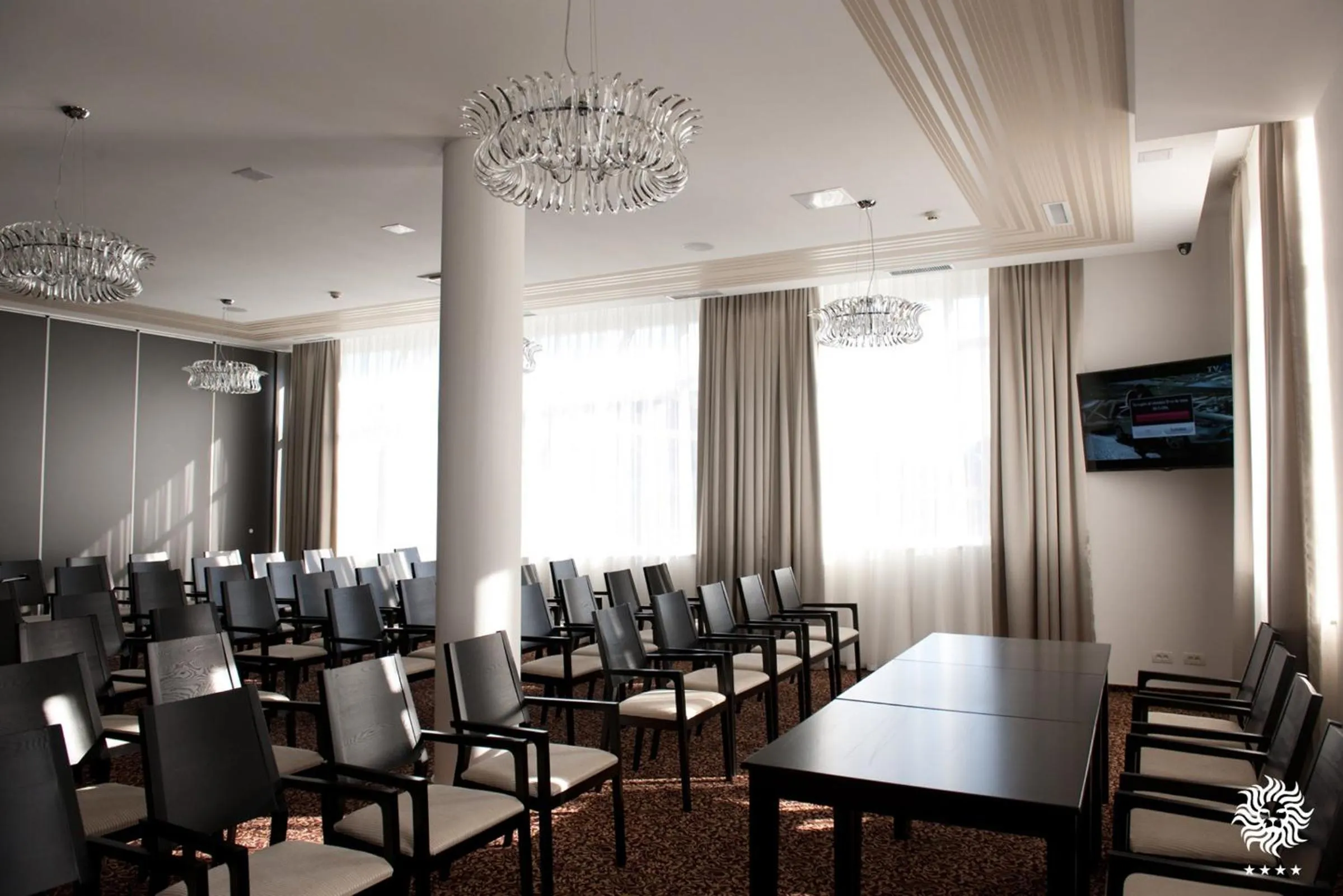 Business facilities in Hotel Leon & Spa
