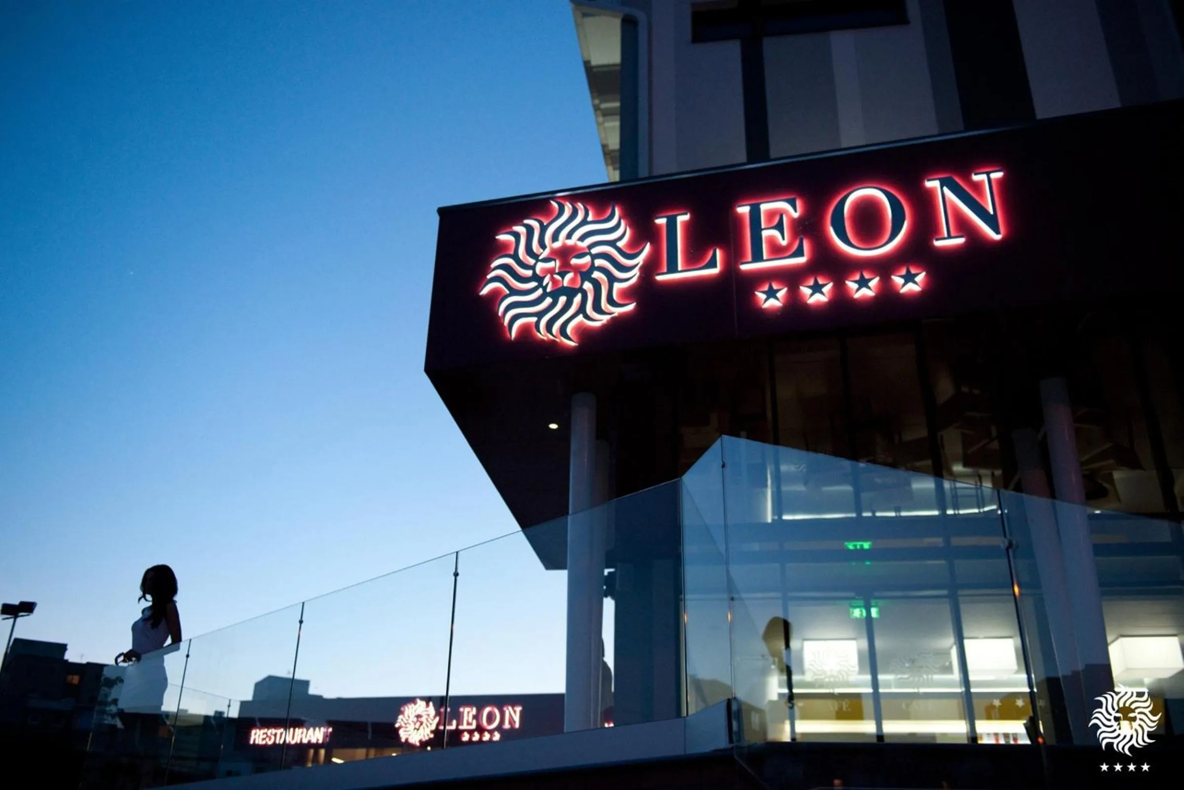 Facade/entrance in Hotel Leon & Spa