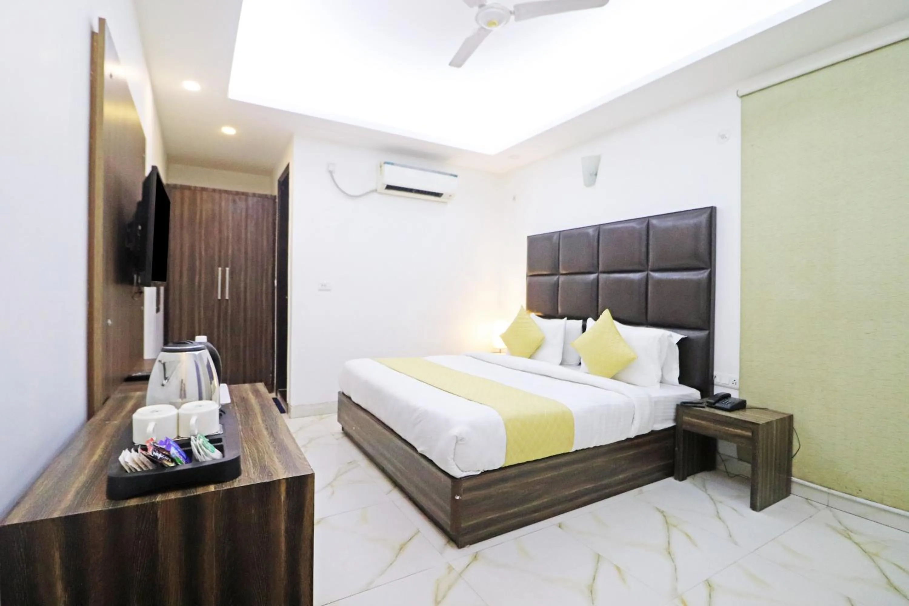 Bed in Hotel Mayda Prime Near Delhi Airport