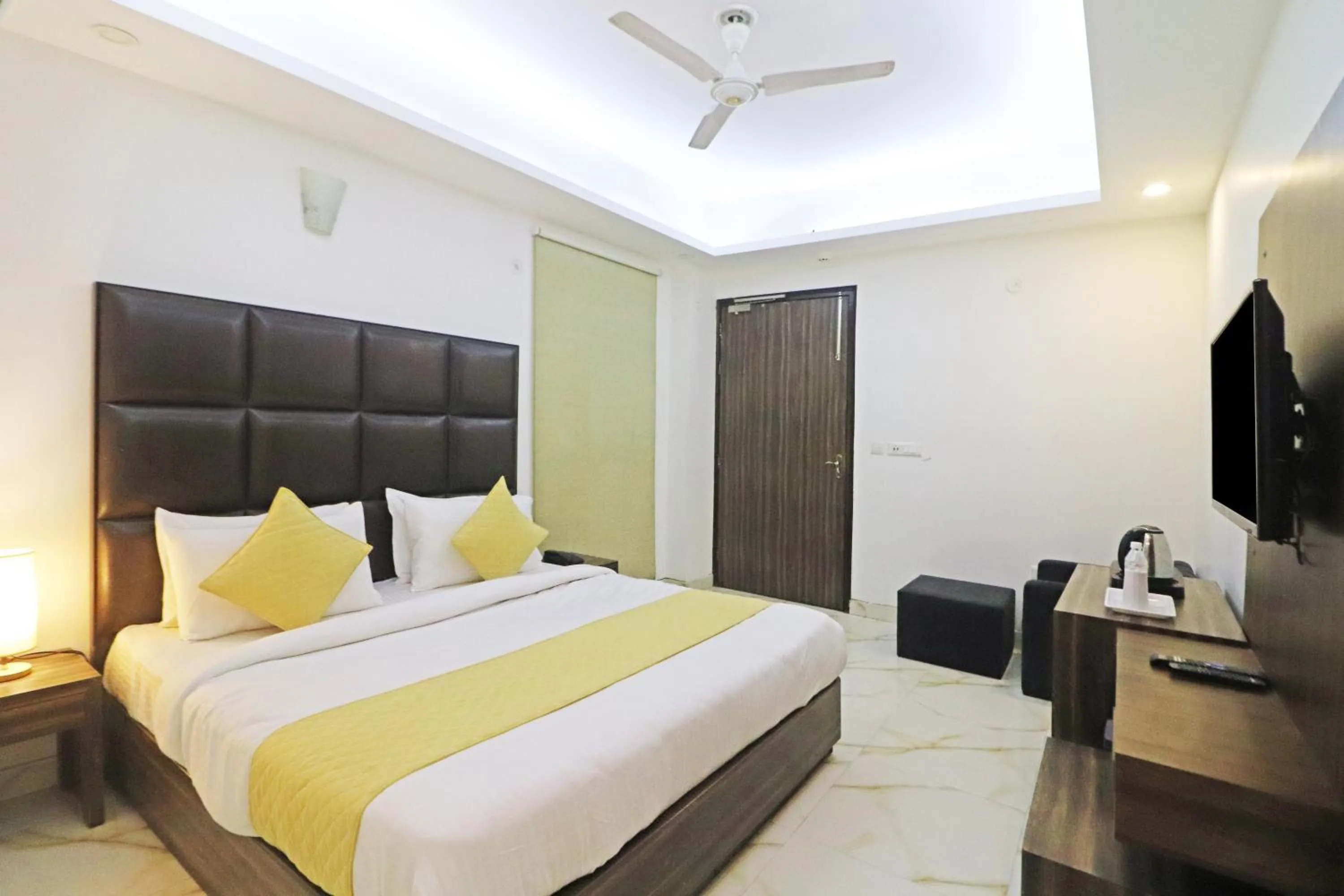 Bed in Hotel Mayda Prime Near Delhi Airport