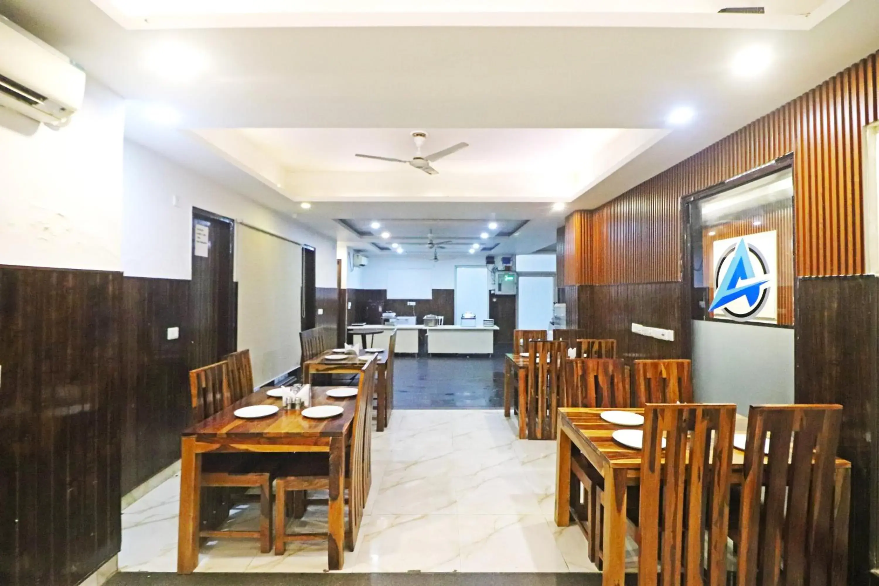 Property building in Hotel Mayda Prime Near Delhi Airport Property building in Hotel Mayda Prime Near Delhi Airport
