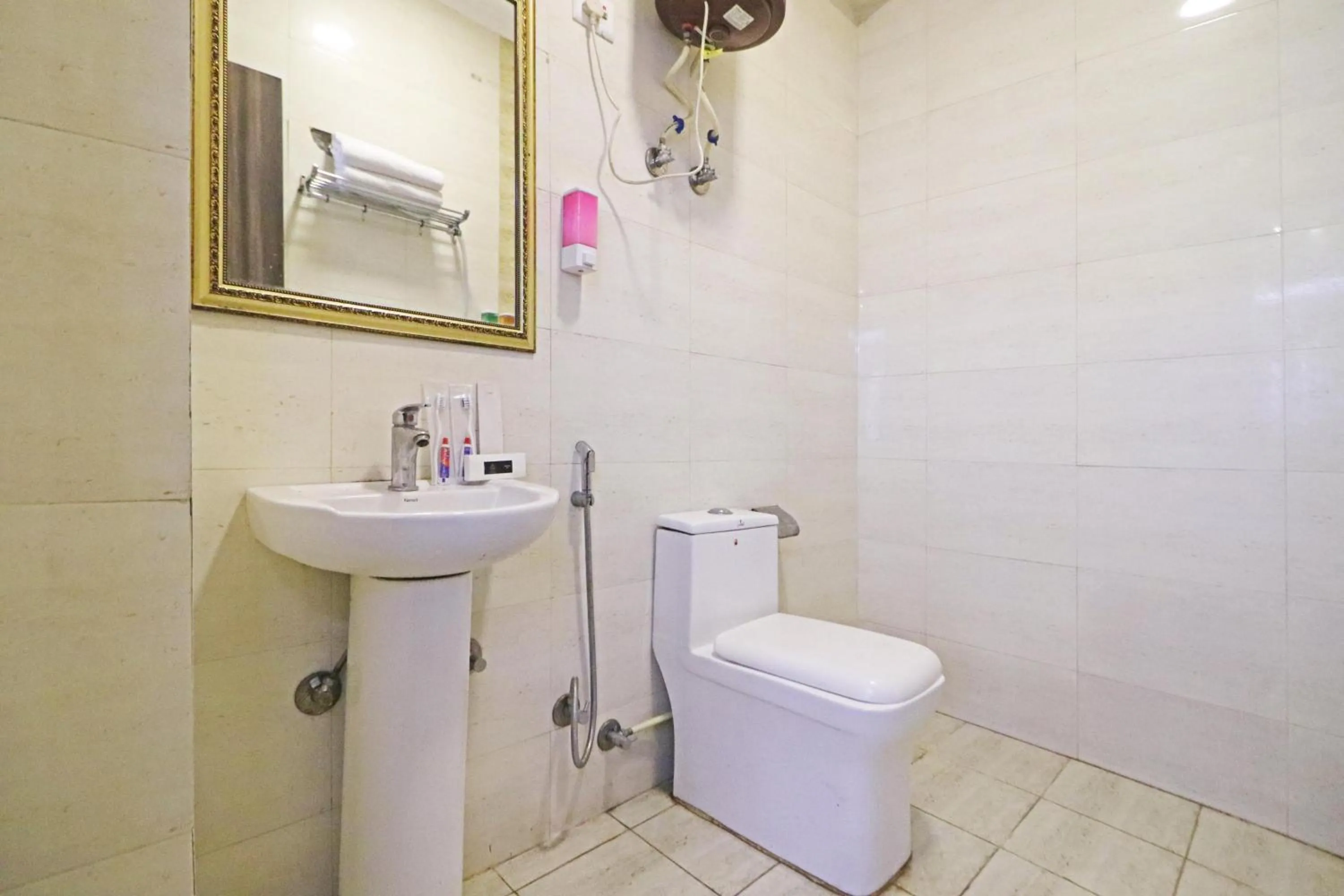 Toilet in Hotel Mayda Prime Near Delhi Airport