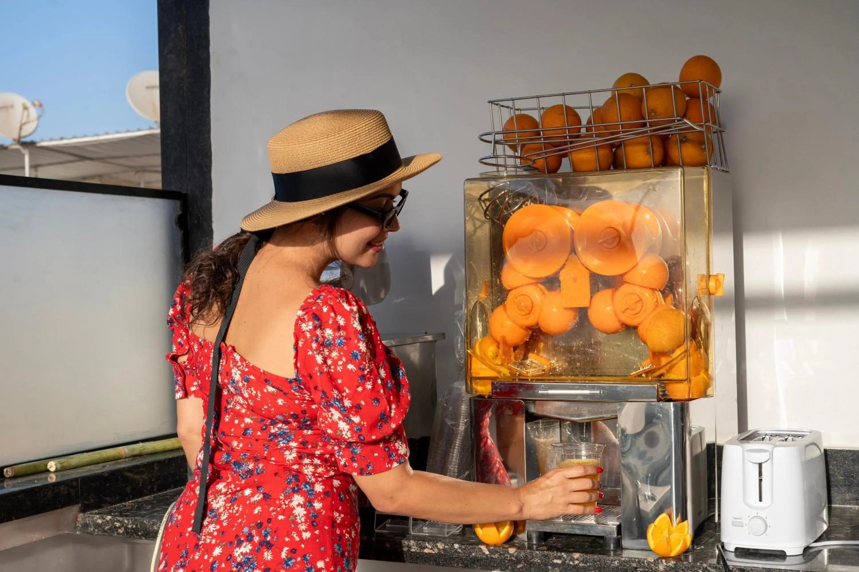 Restaurant/places to eat in Sun and Sand Guest House