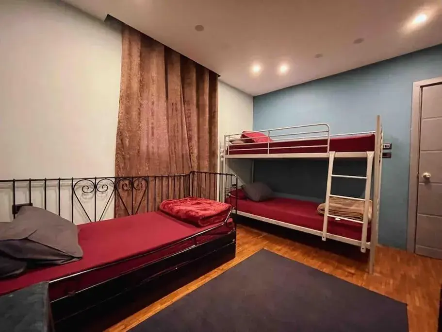 Bed in Apartment on a rooftop in Downtown, Cairo Bed in Apartment on a rooftop in Downtown, Cairo