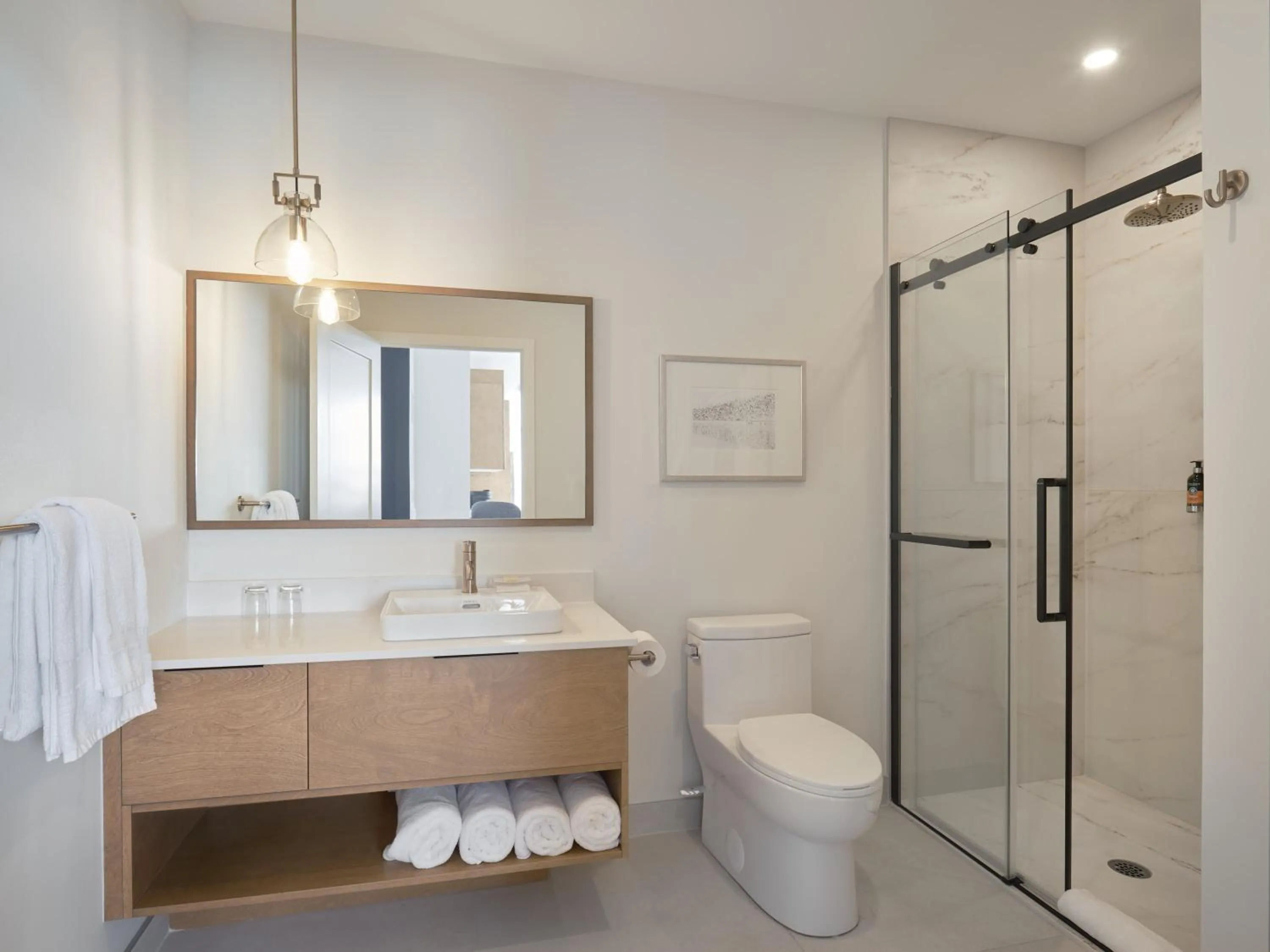 Shower in Hôtel Expérience - Quartier Des Marinas