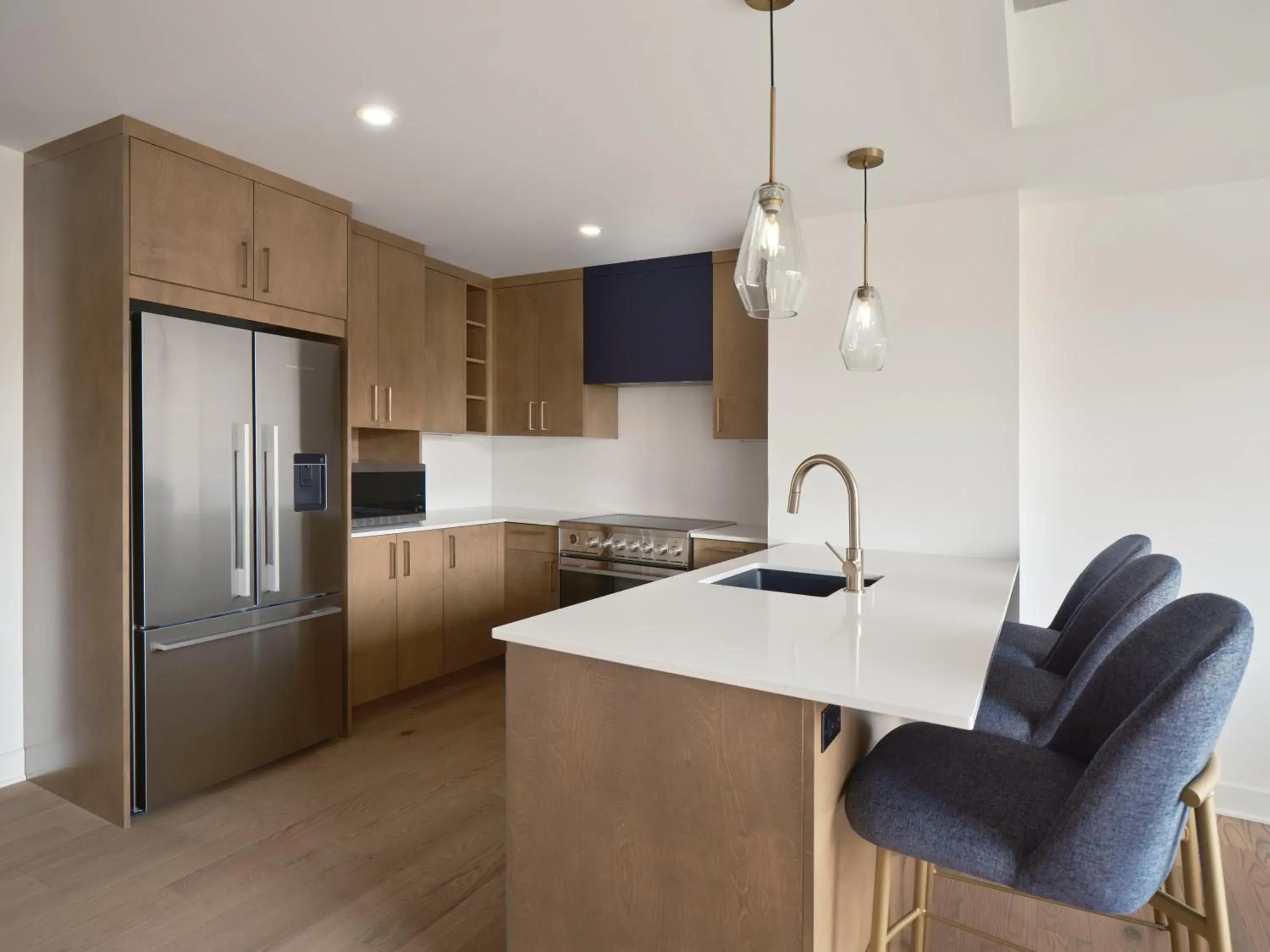 202 - 2nd Floor Deluxe studio, Queen Bed, Main street View in Hôtel Expérience - Quartier Des Marinas 202 - 2nd Floor Deluxe studio, Queen Bed, Main street View in Hôtel Expérience - Quartier Des Marinas