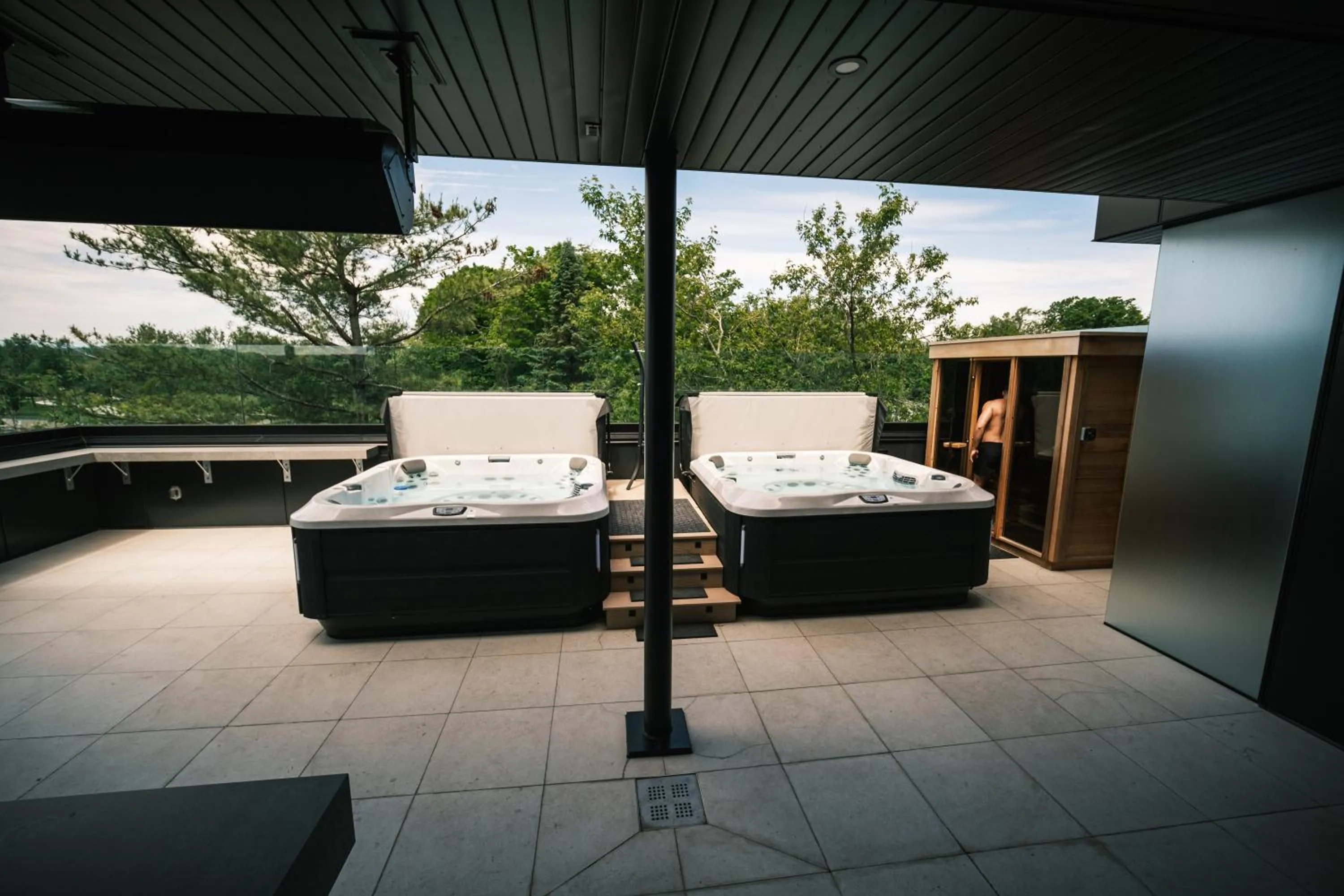 Patio in Hôtel Expérience - Quartier Des Marinas