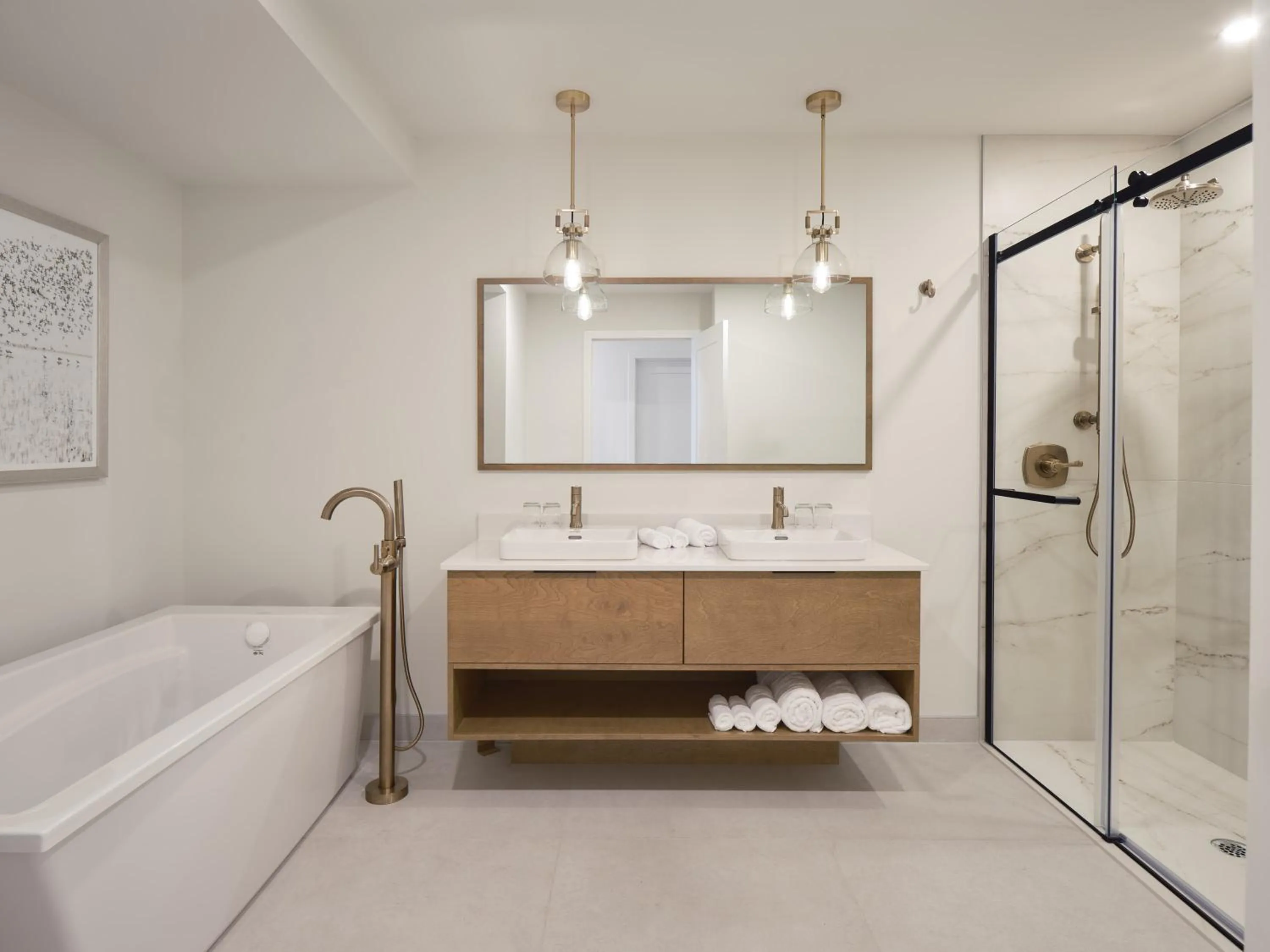 Shower in Hôtel Expérience - Quartier Des Marinas