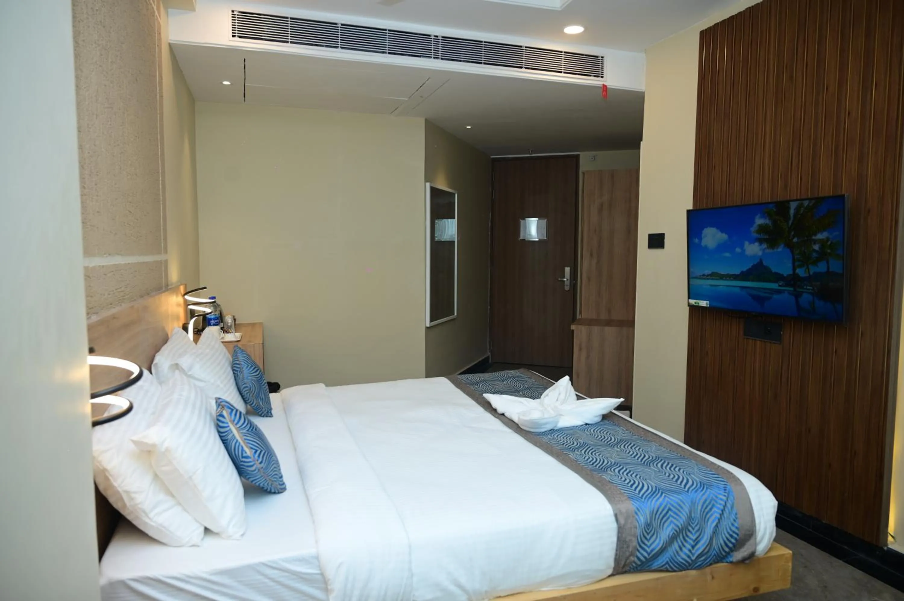 Bed in Pipul Ocean View Resort