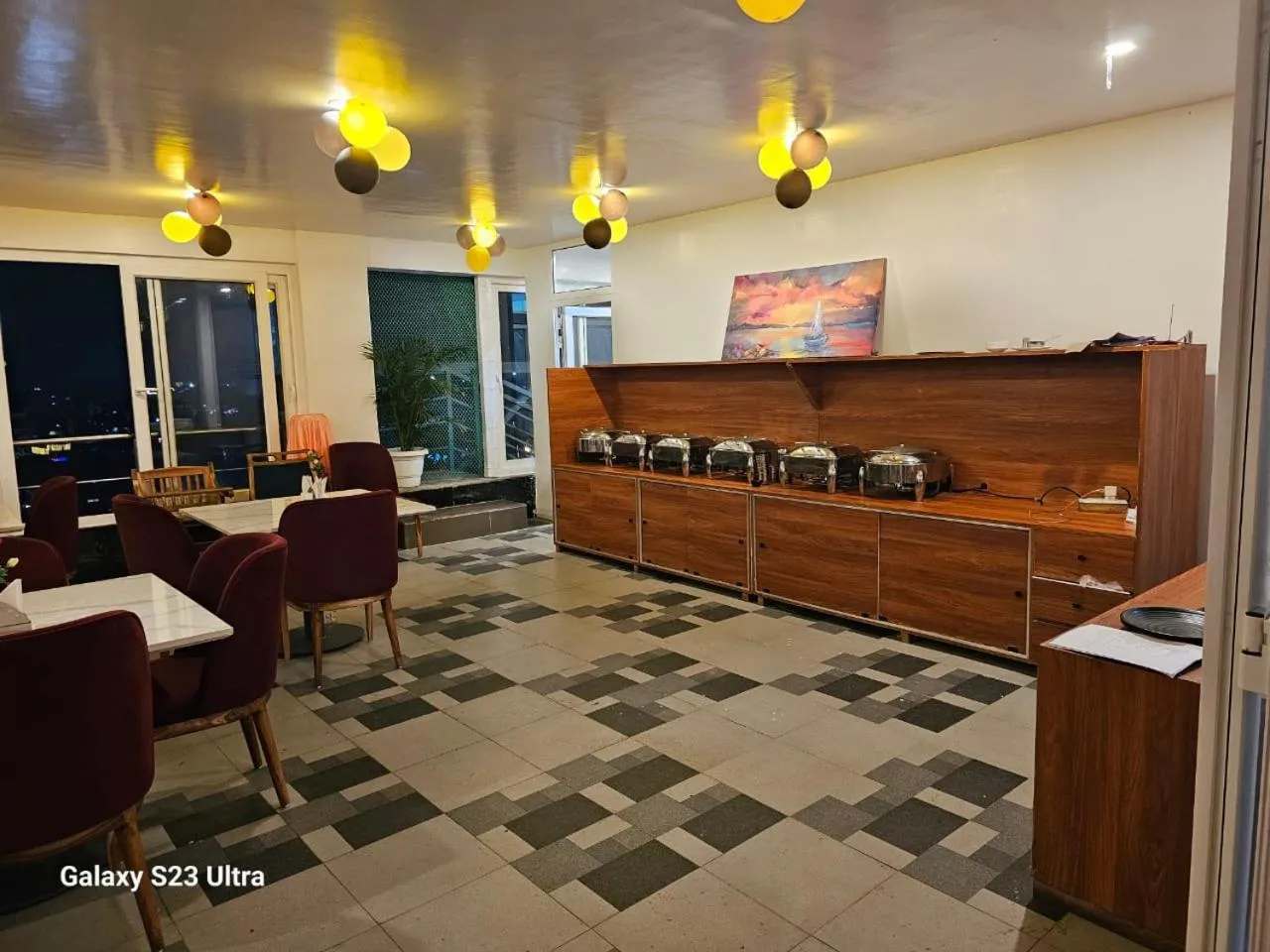 Restaurant/places to eat in Pipul Ocean View Resort