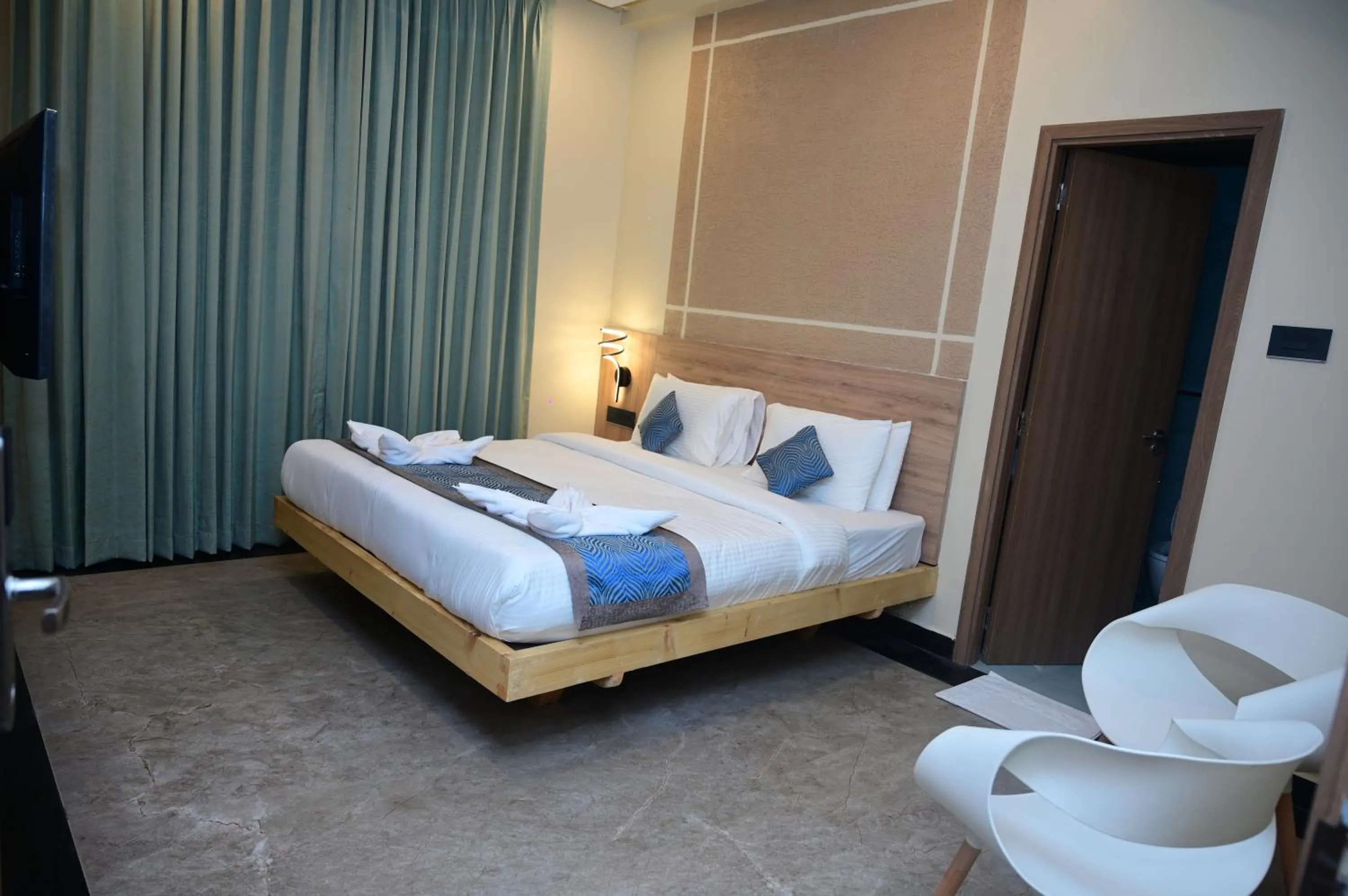 Bed in Pipul Ocean View Resort